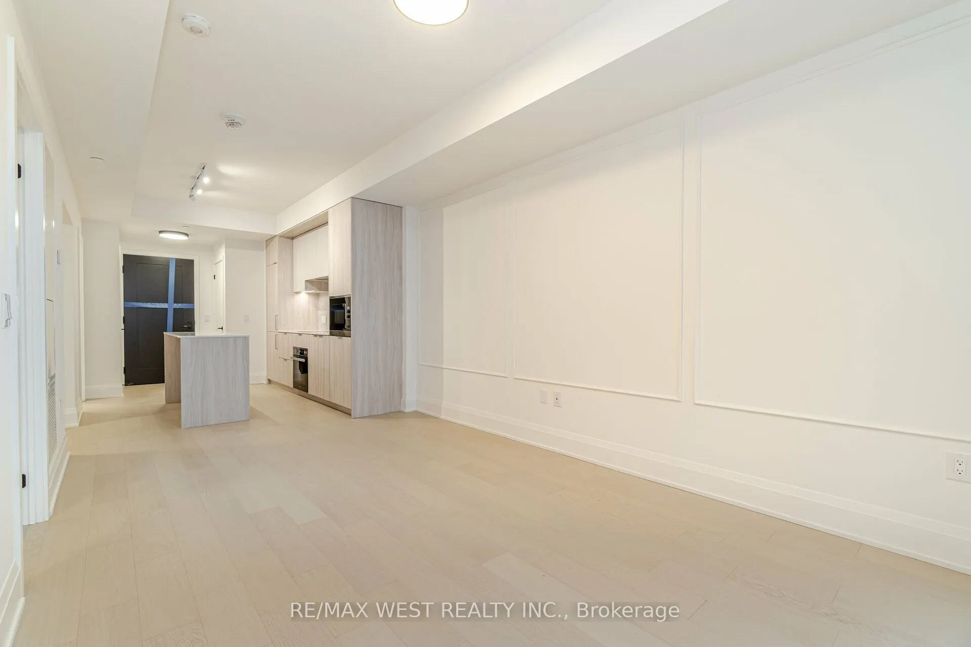 123 PORTLAND ST Street, #201