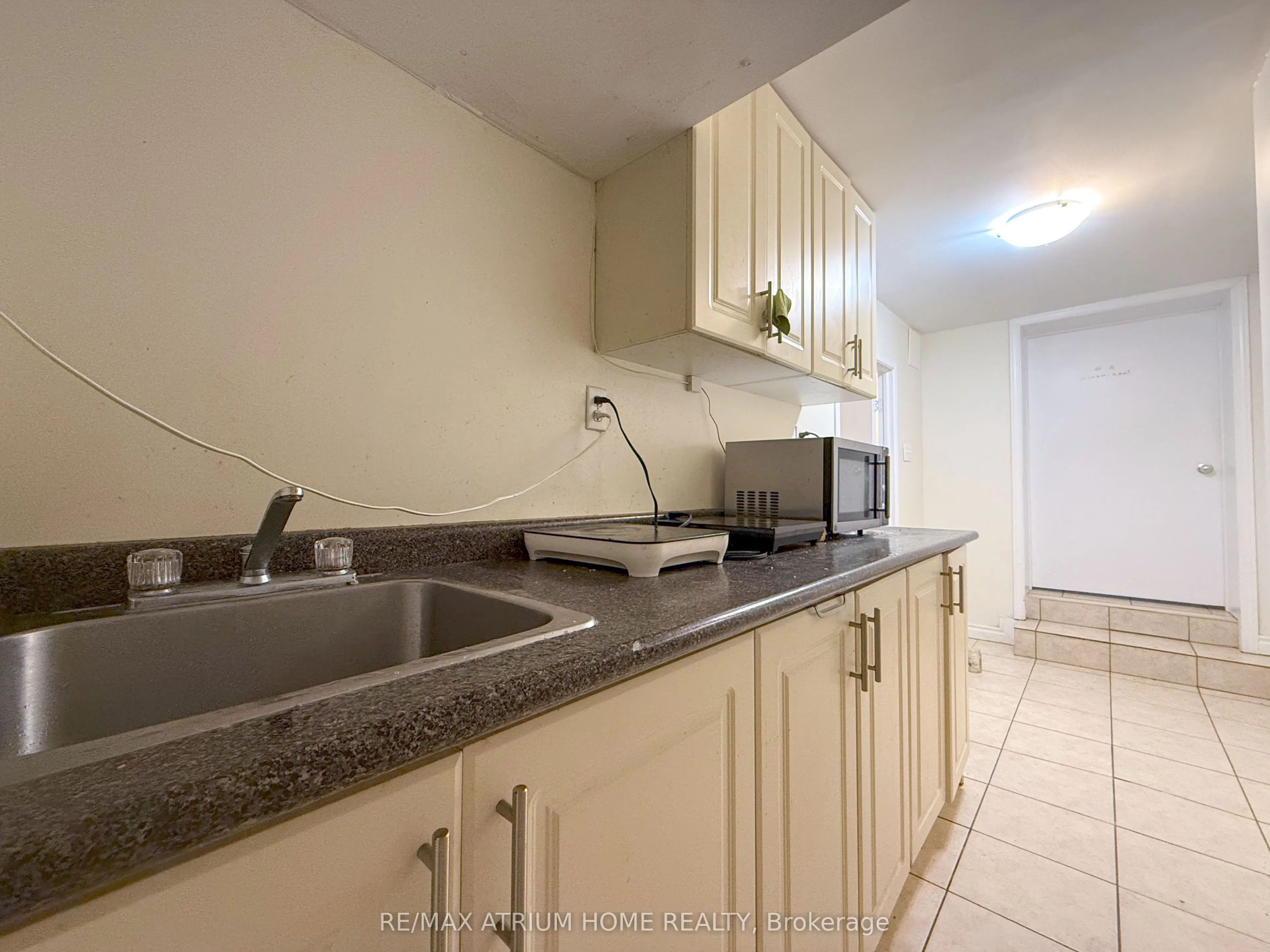 42 Fairchild Avenue, #Room 2
