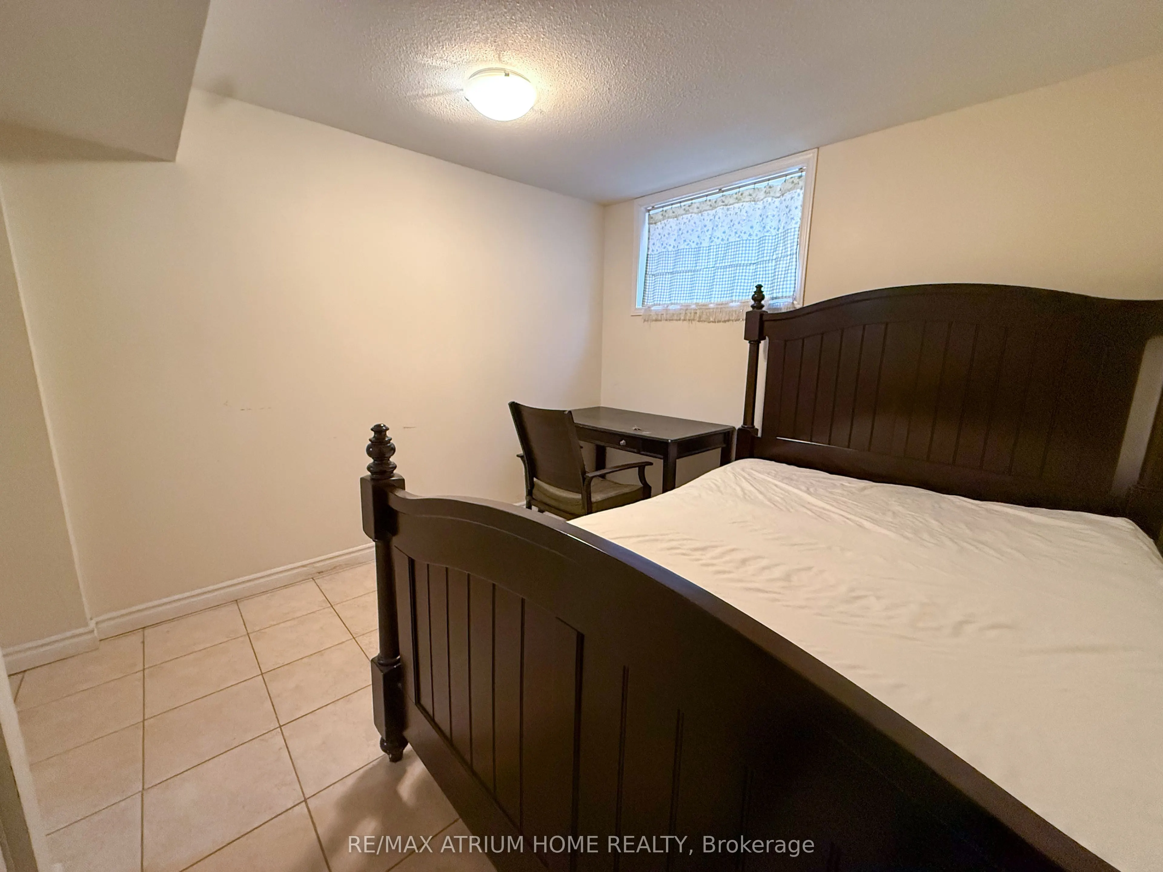 42 Fairchild Avenue, #Room 2