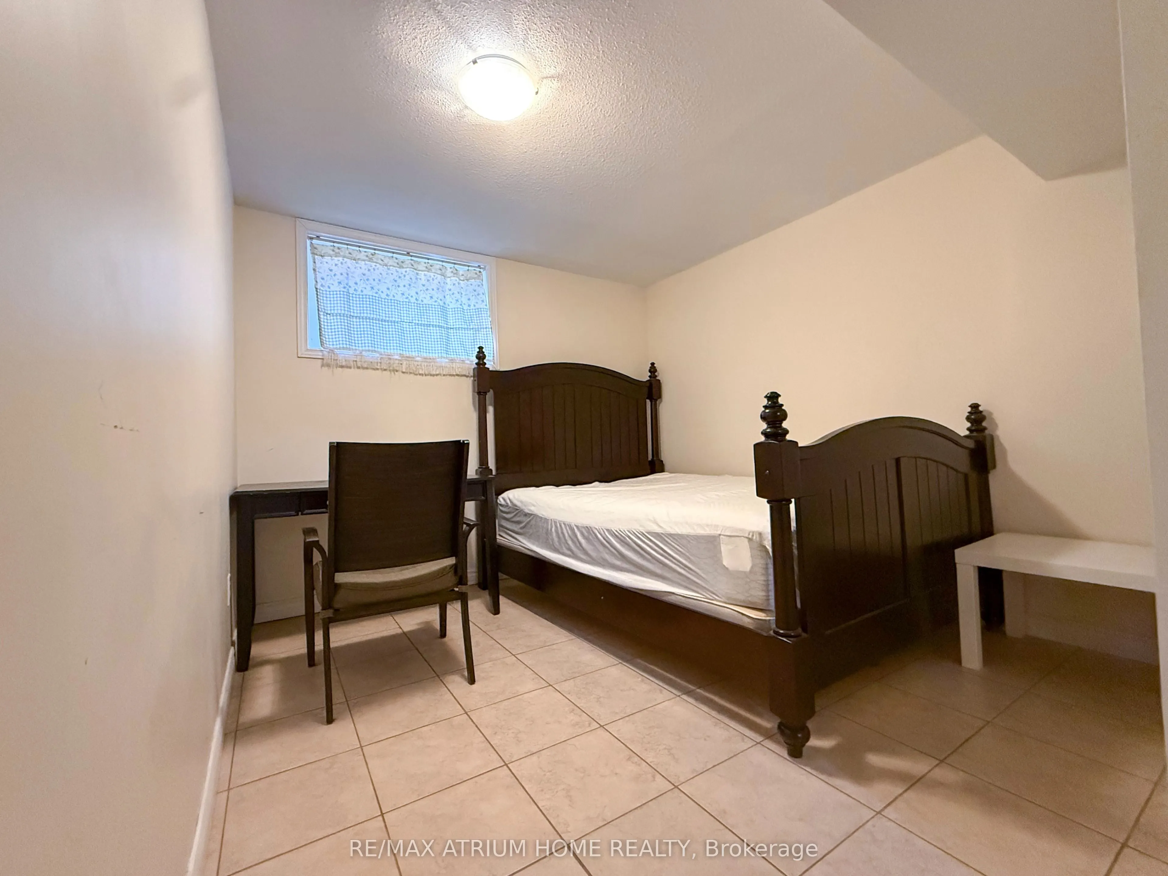 42 Fairchild Avenue, #Room 2