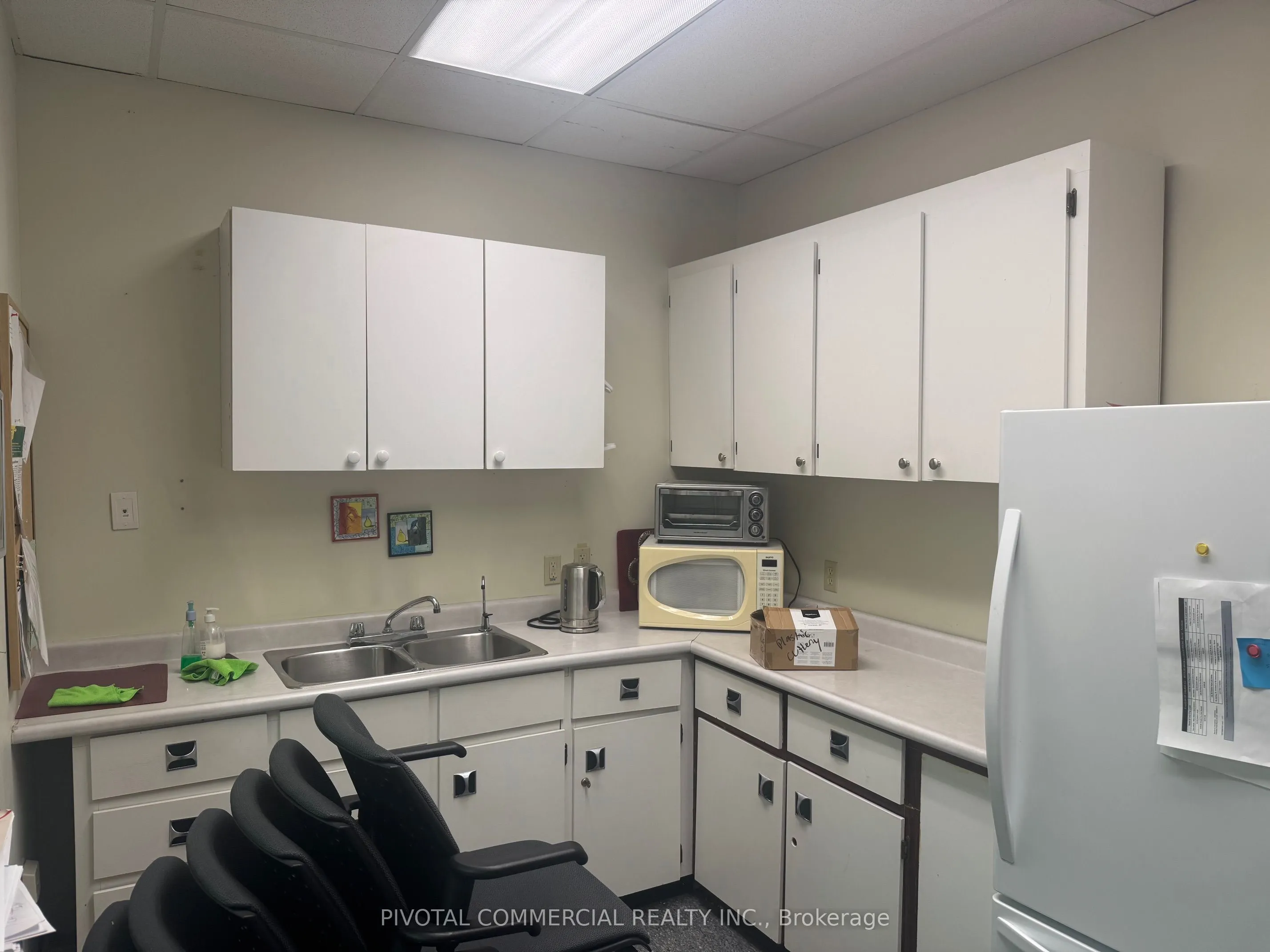 234 Eglinton Avenue E, #405
