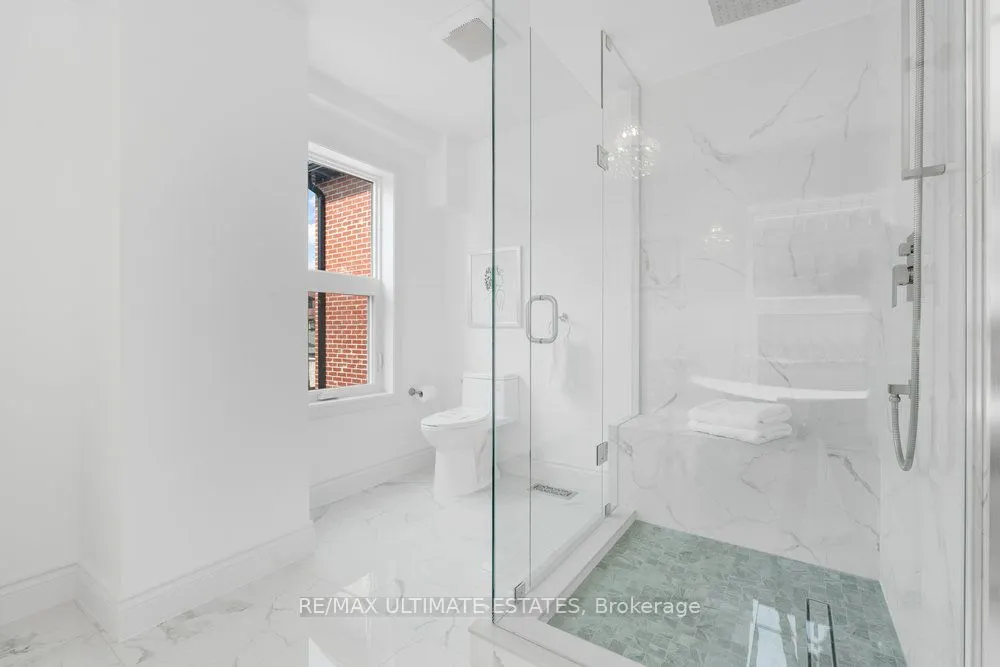 290 Bathurst Street