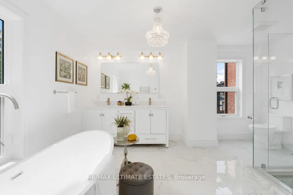 290 Bathurst Street