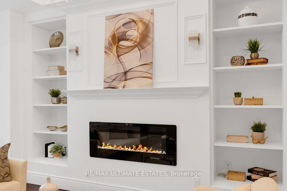 290 Bathurst Street