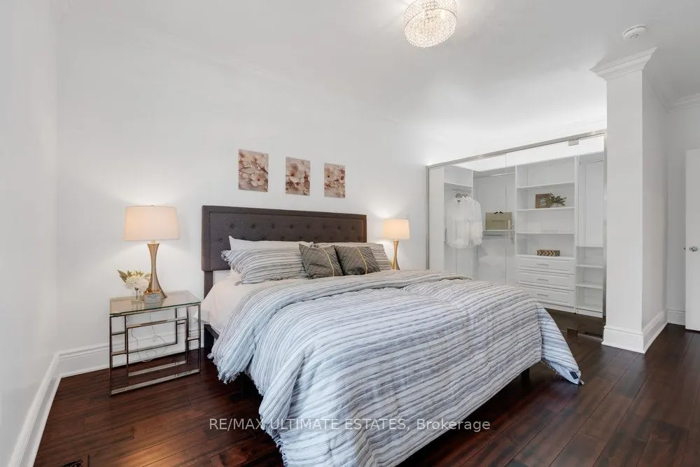 290 Bathurst Street