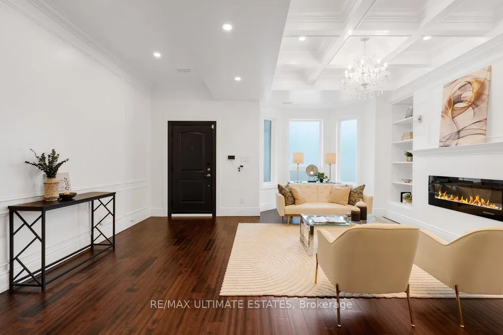 290 Bathurst Street