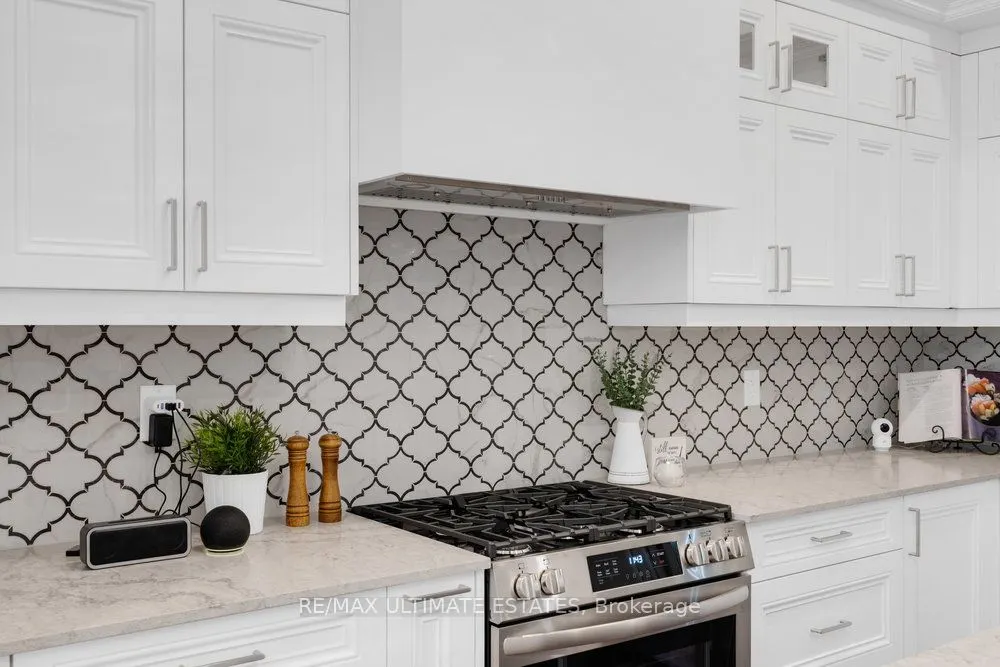 290 Bathurst Street