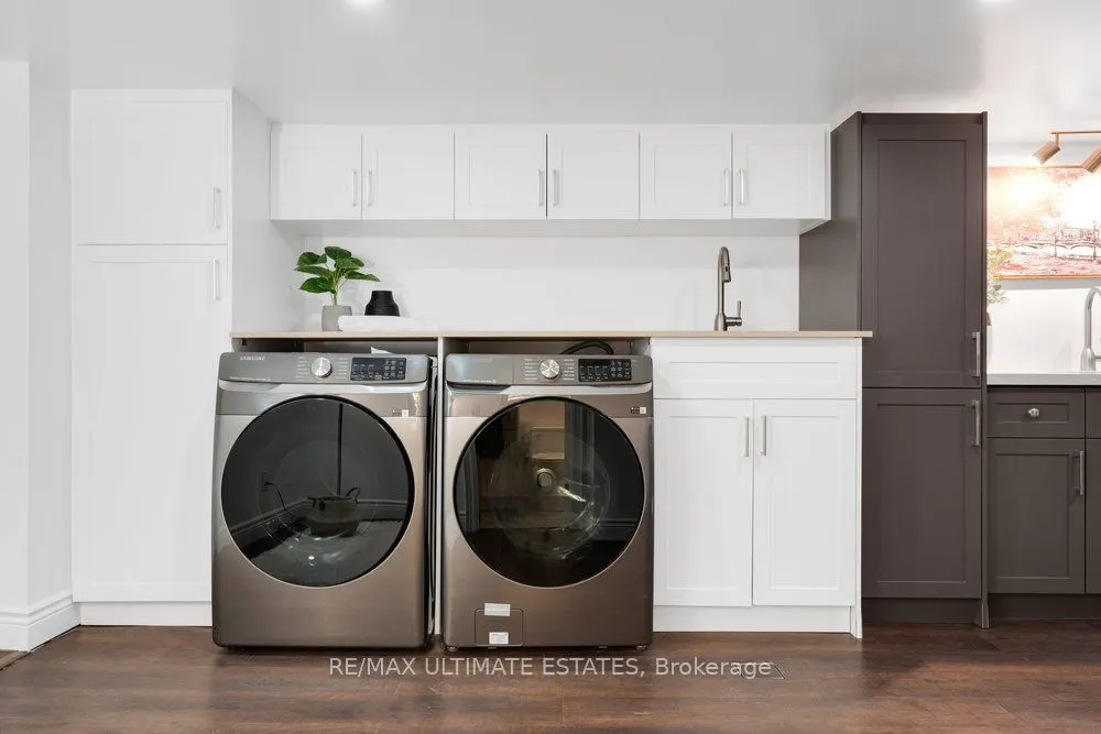 290 Bathurst Street