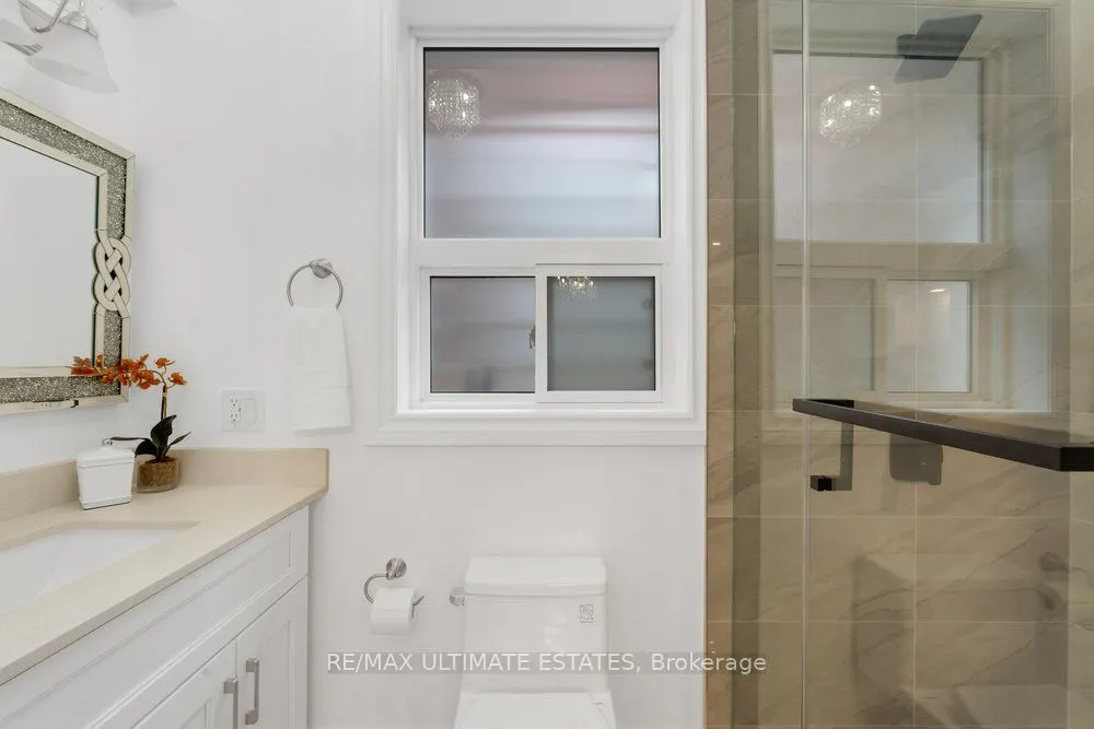 290 Bathurst Street