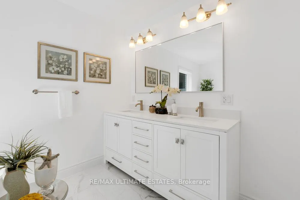 290 Bathurst Street