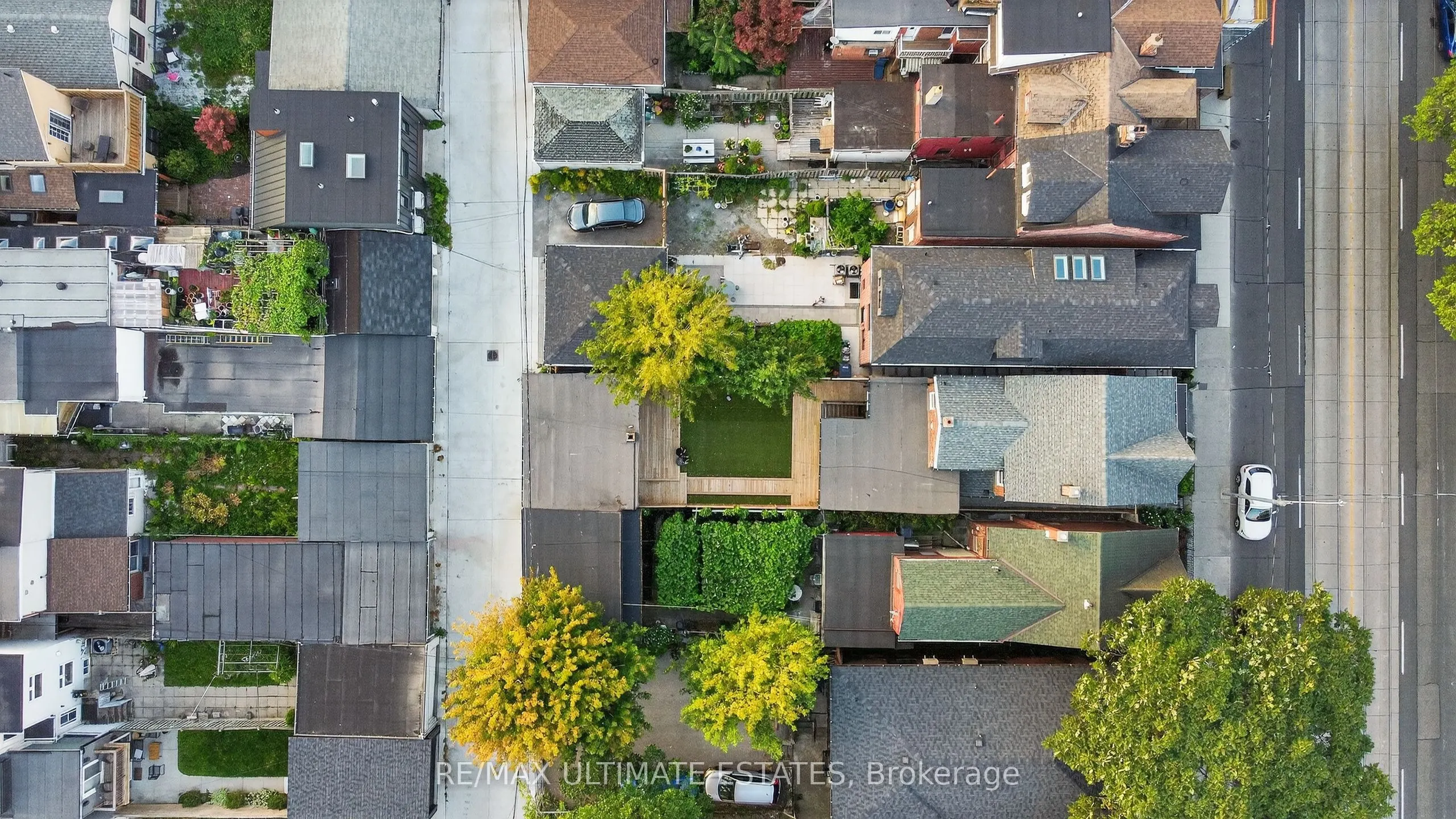 290 Bathurst Street