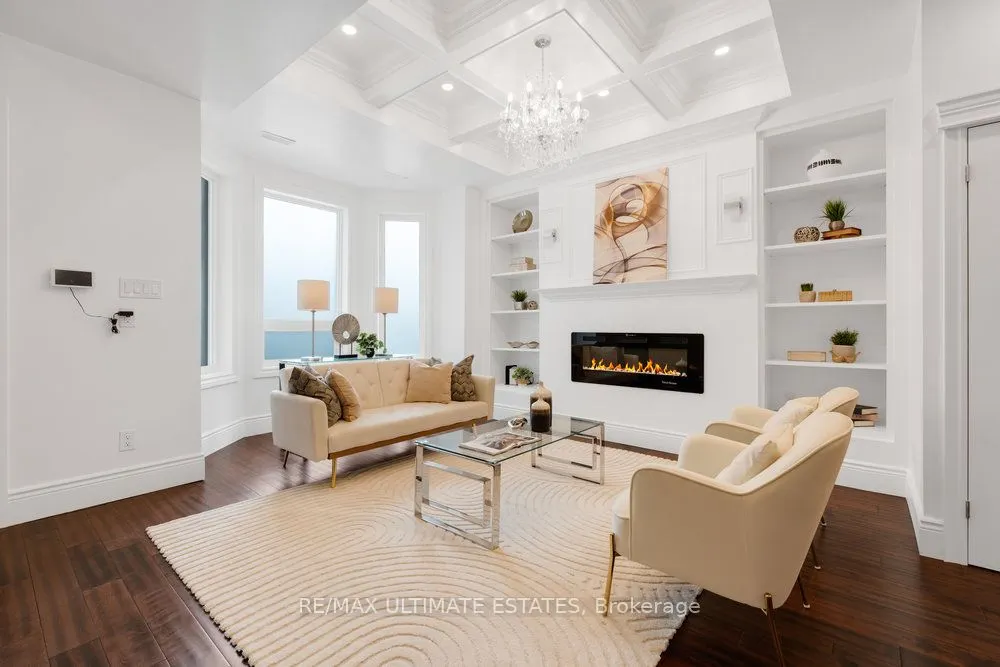 290 Bathurst Street