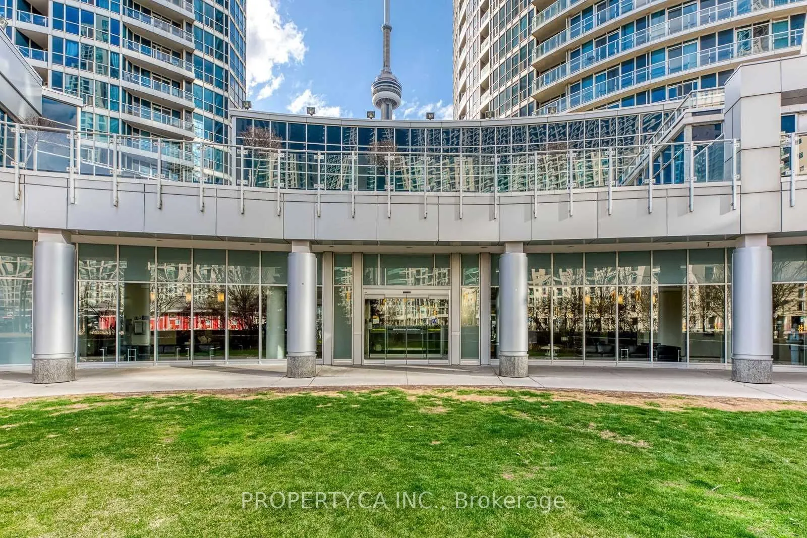 208 Queens Quay W, #215