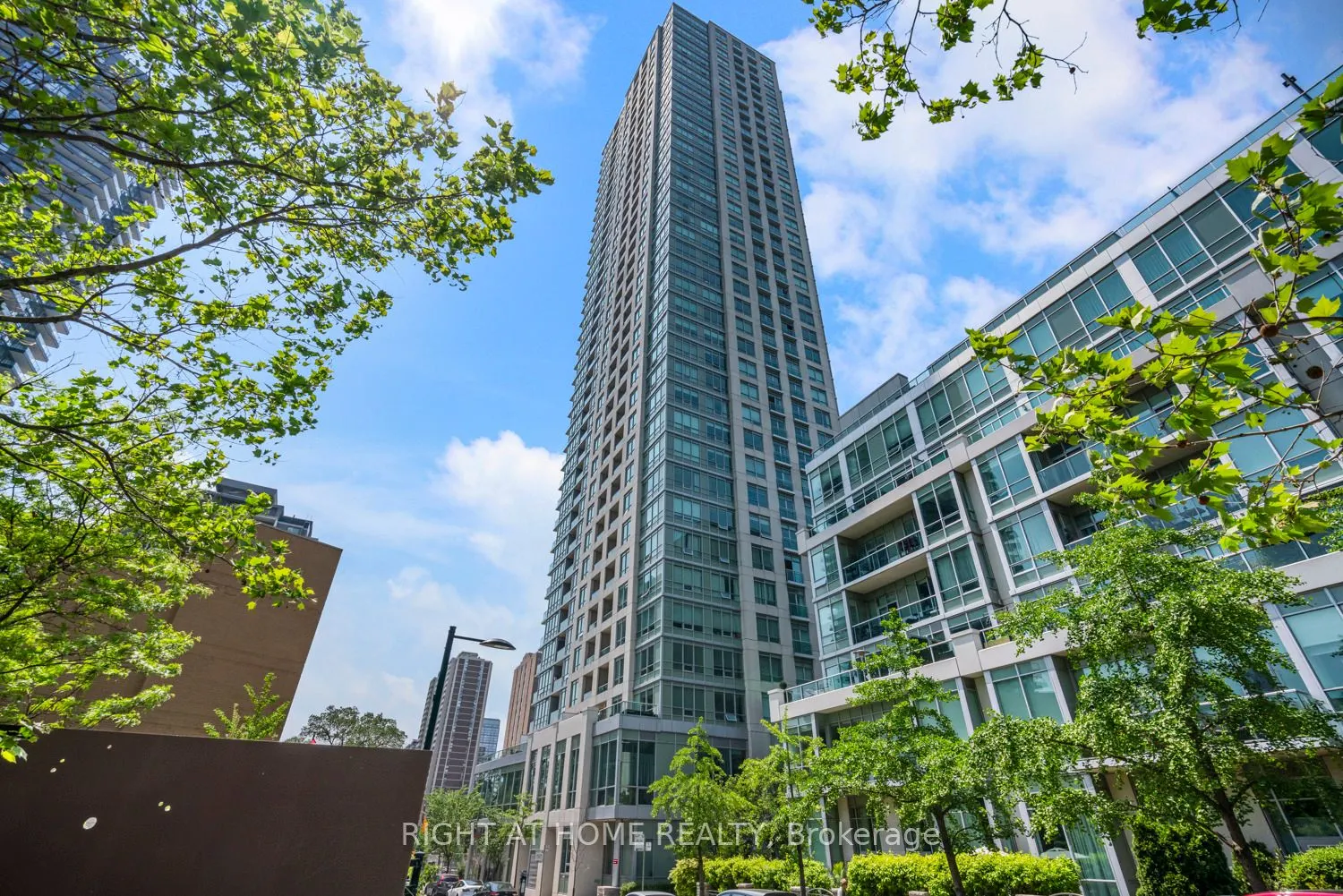 120 Homewood Avenue, #3302