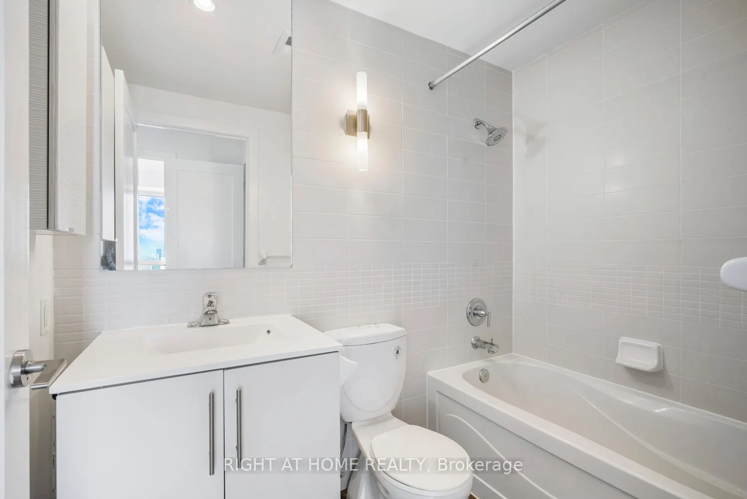 120 Homewood Avenue, #3302