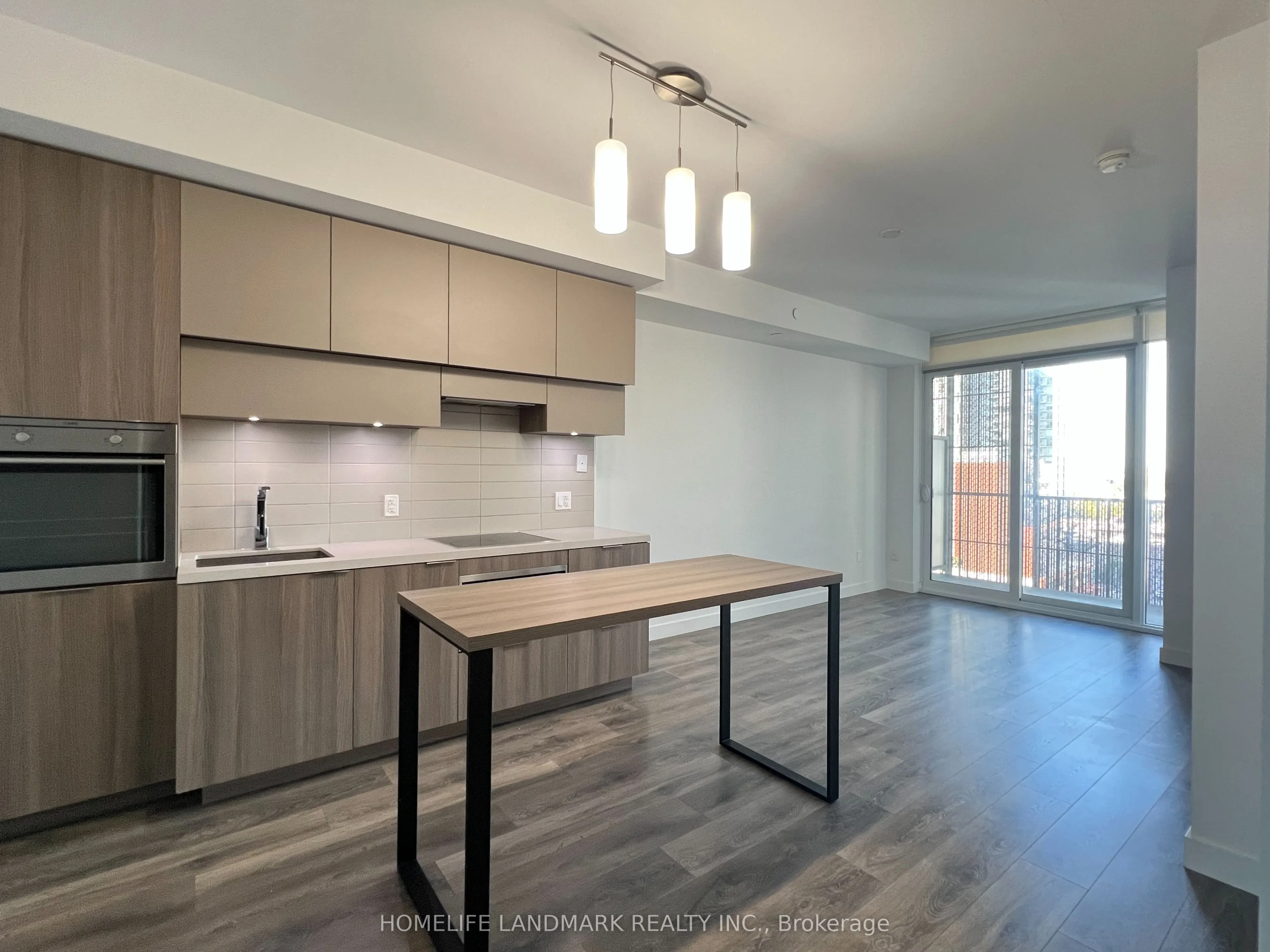 8 Eglinton Avenue E, #1007