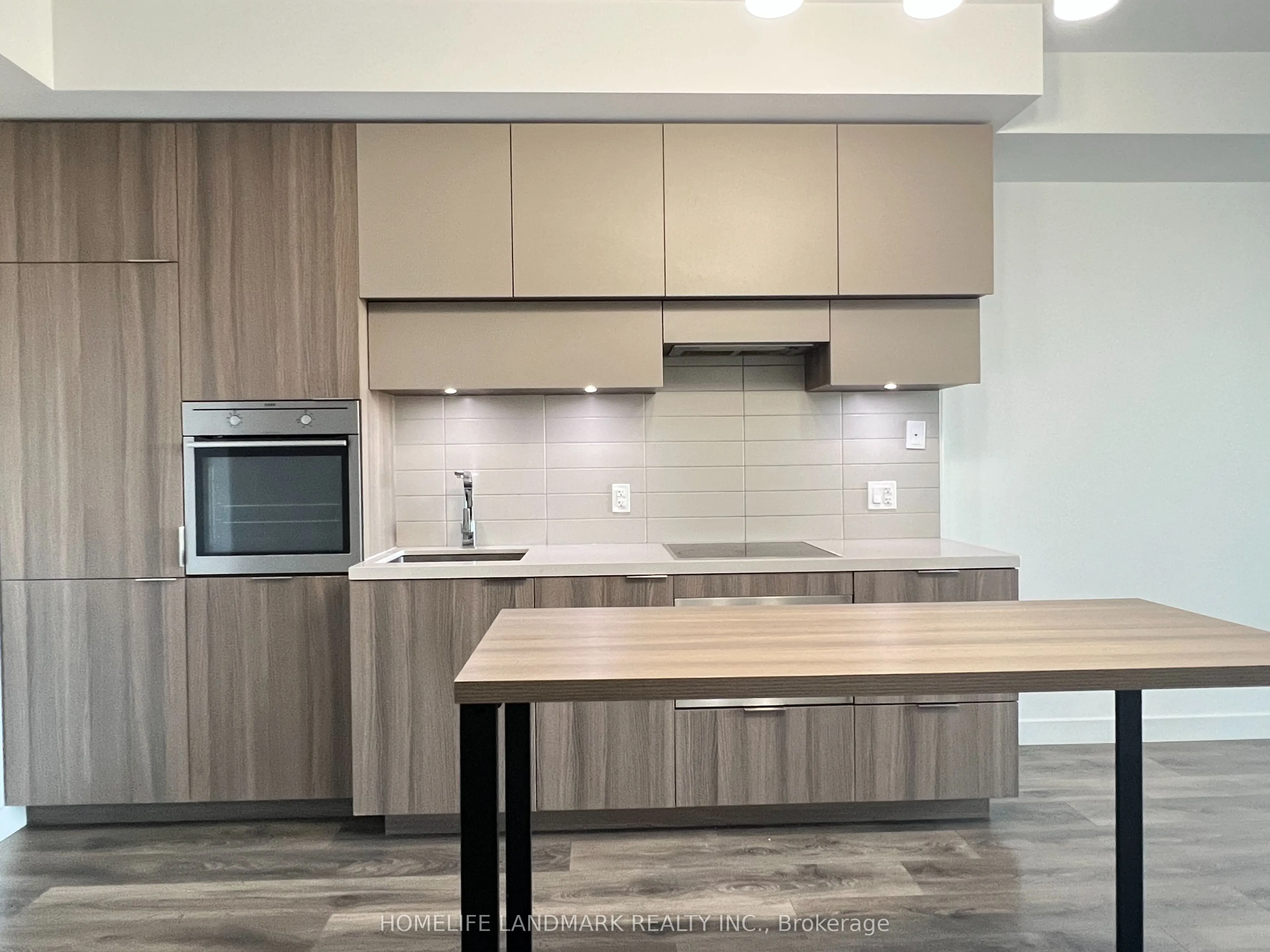 8 Eglinton Avenue E, #1007