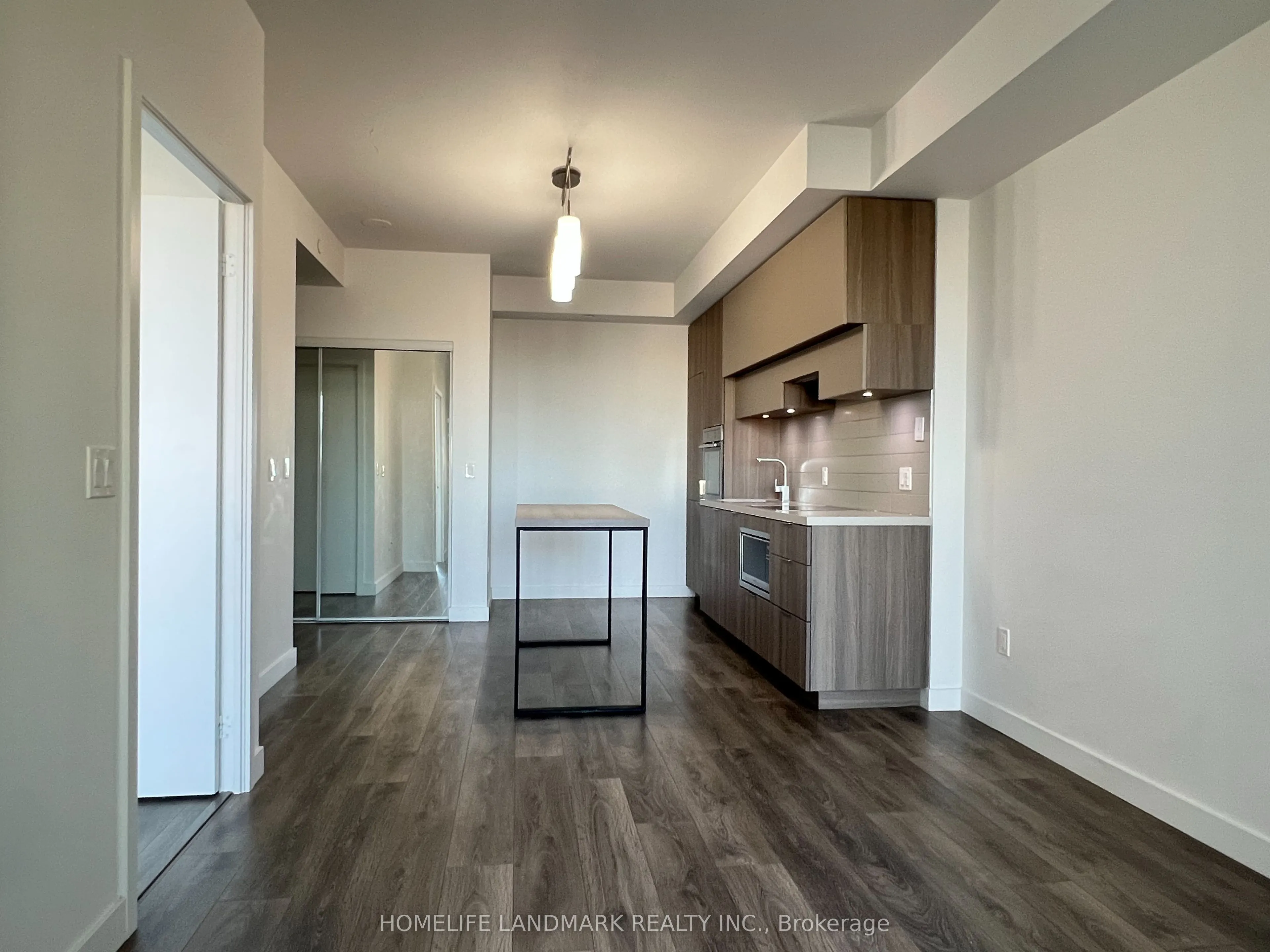 8 Eglinton Avenue E, #1007