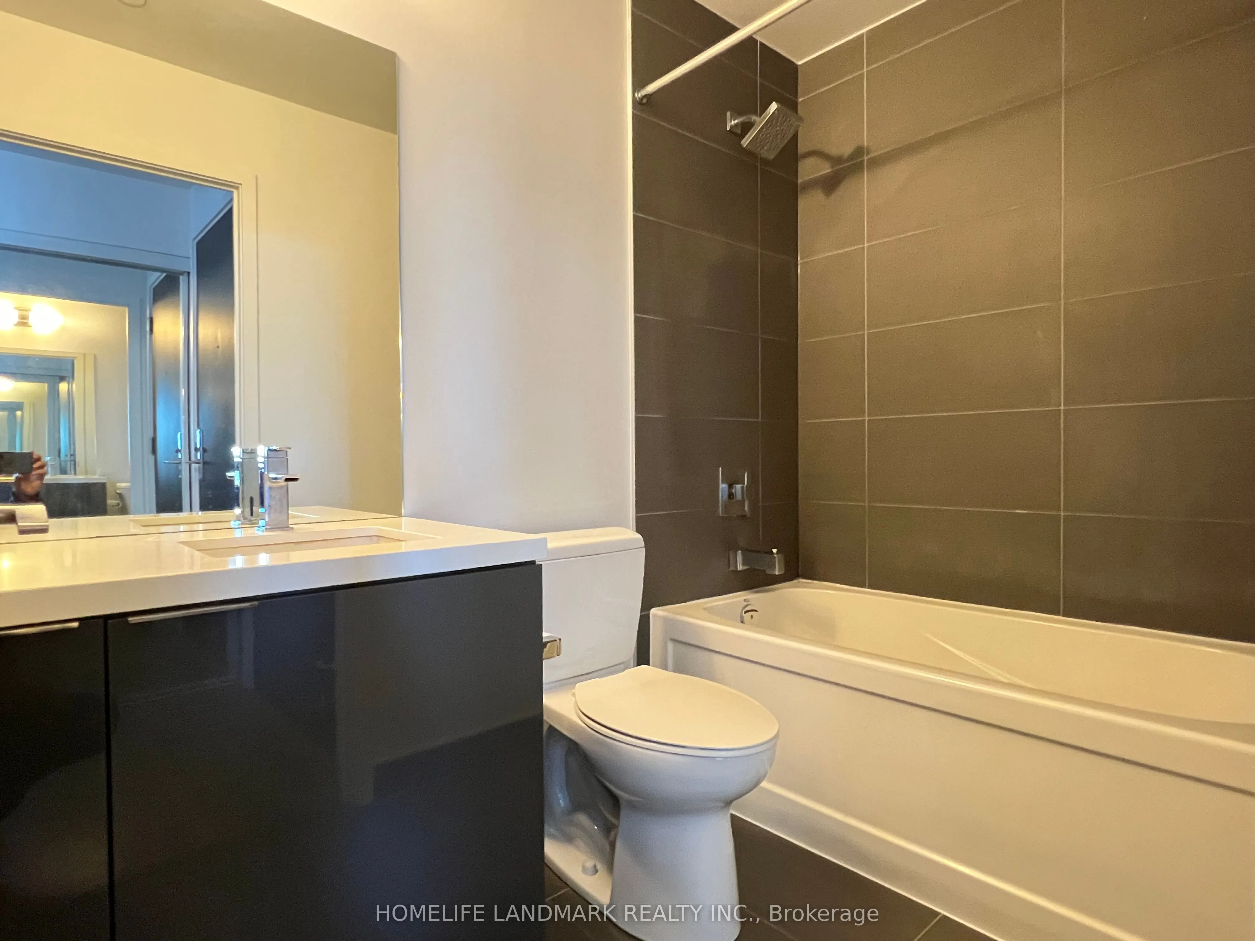8 Eglinton Avenue E, #1007