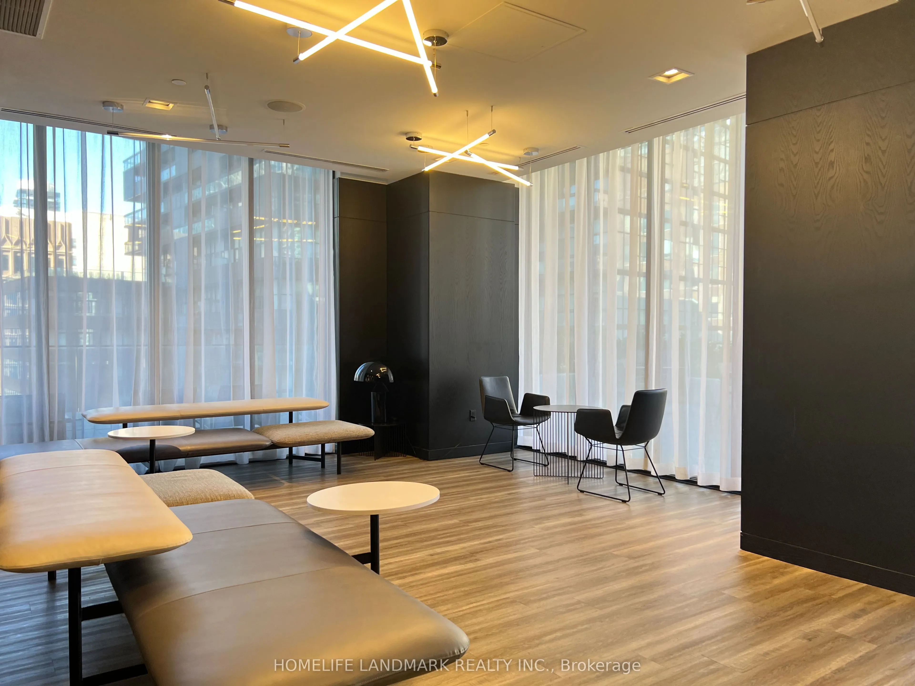 8 Eglinton Avenue E, #1007