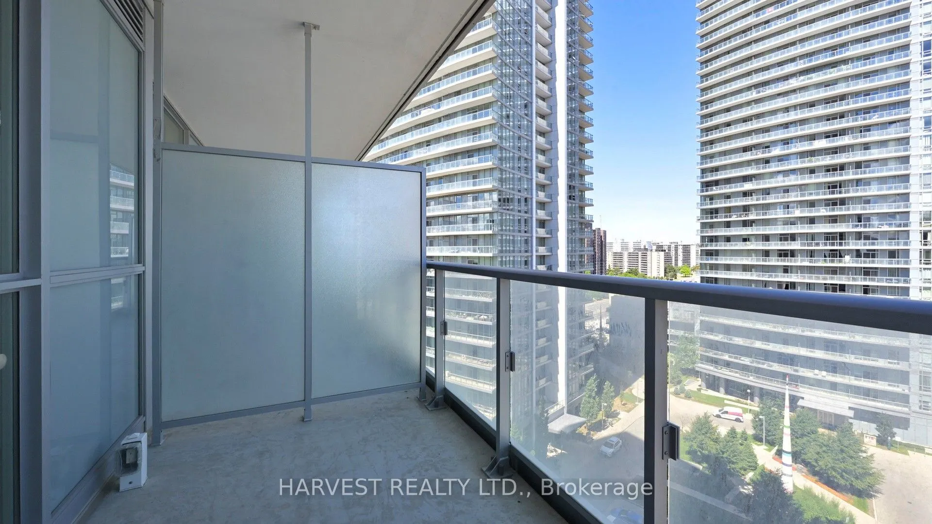 62 Forest Manor Road, #1002