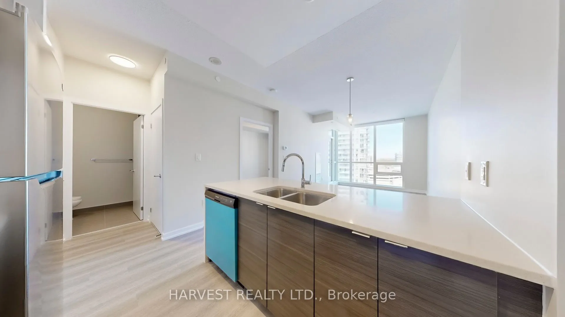 62 Forest Manor Road, #1002