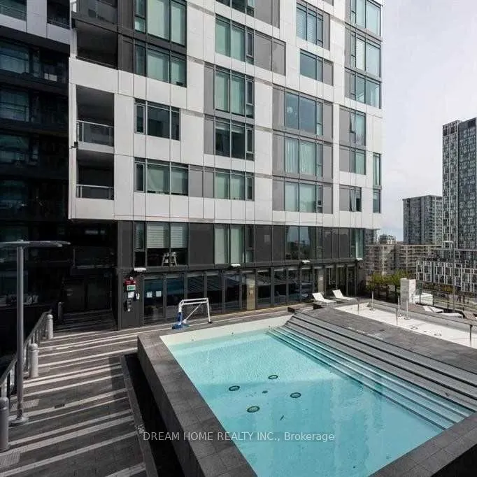 27 Bathurst Street, #617