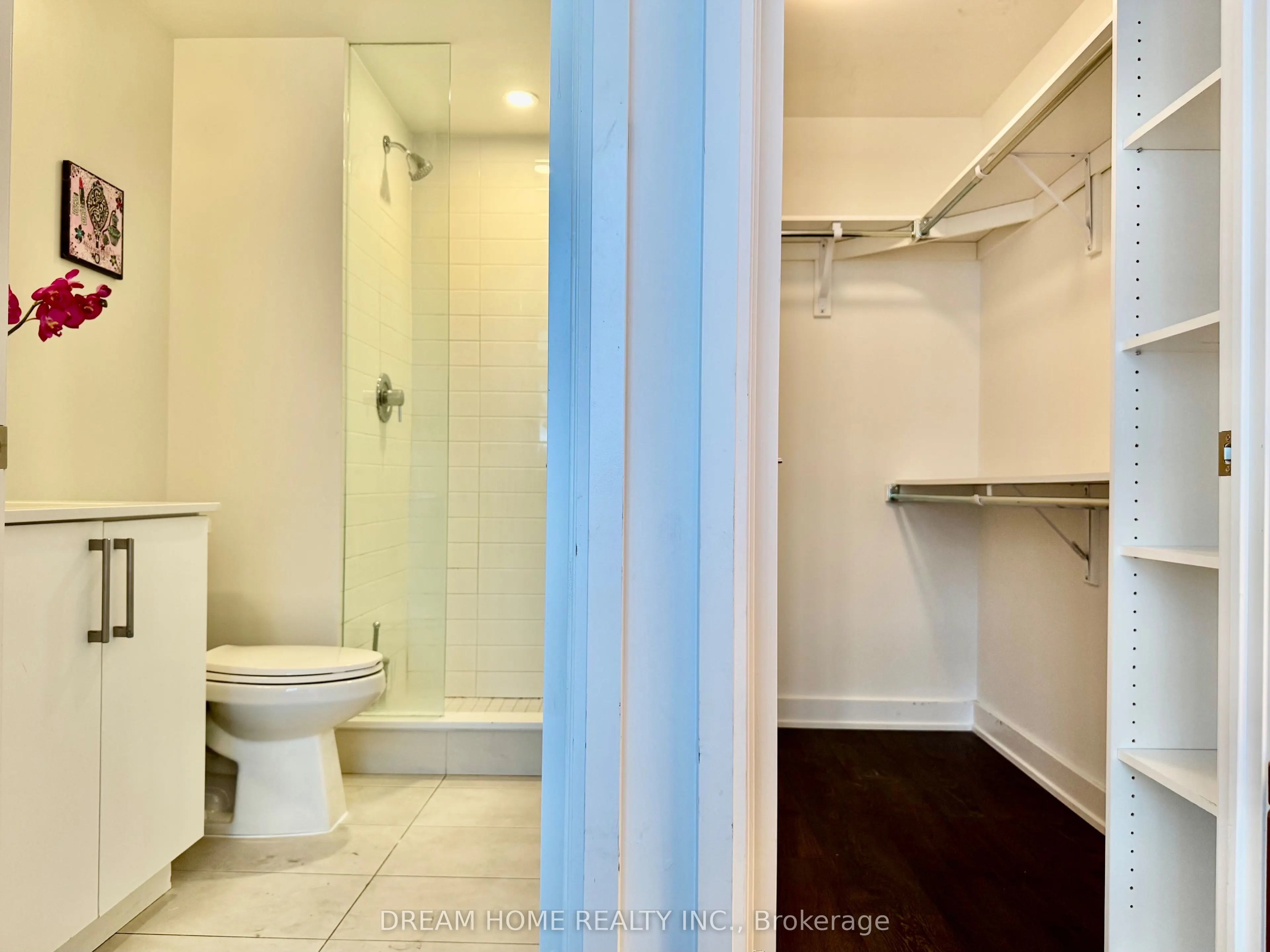 27 Bathurst Street, #617