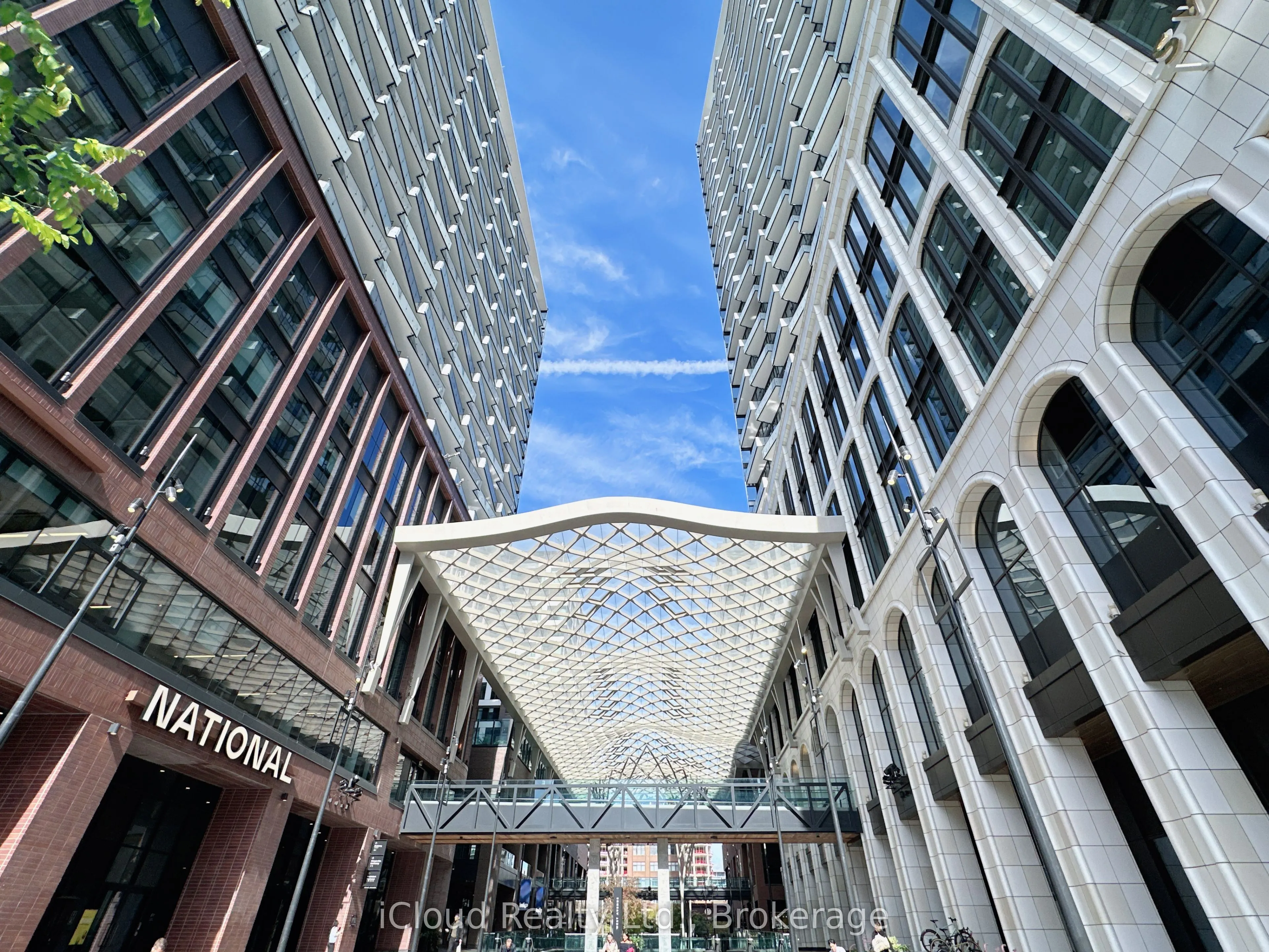 480 Front Street W, #901