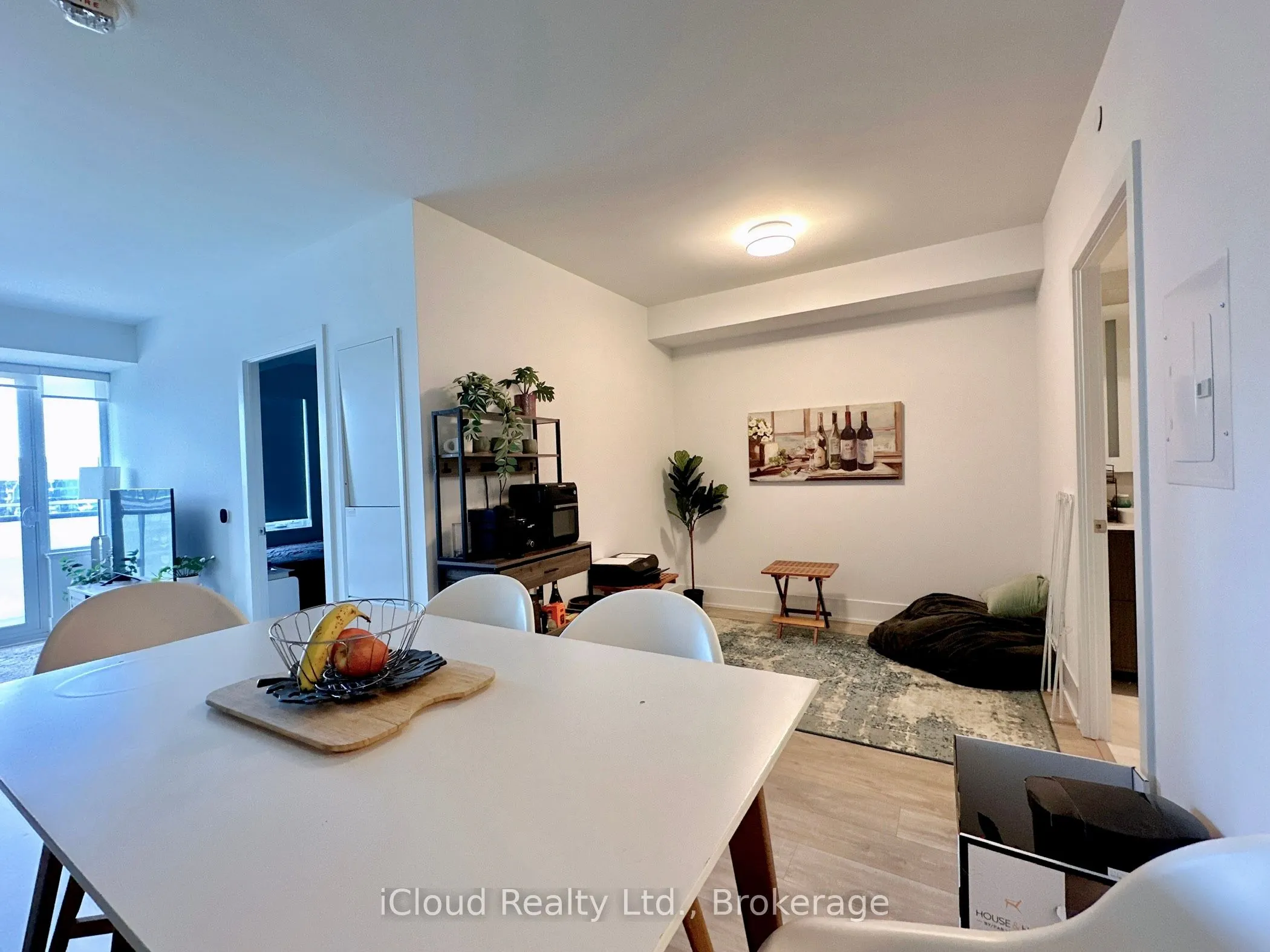 480 Front Street W, #901