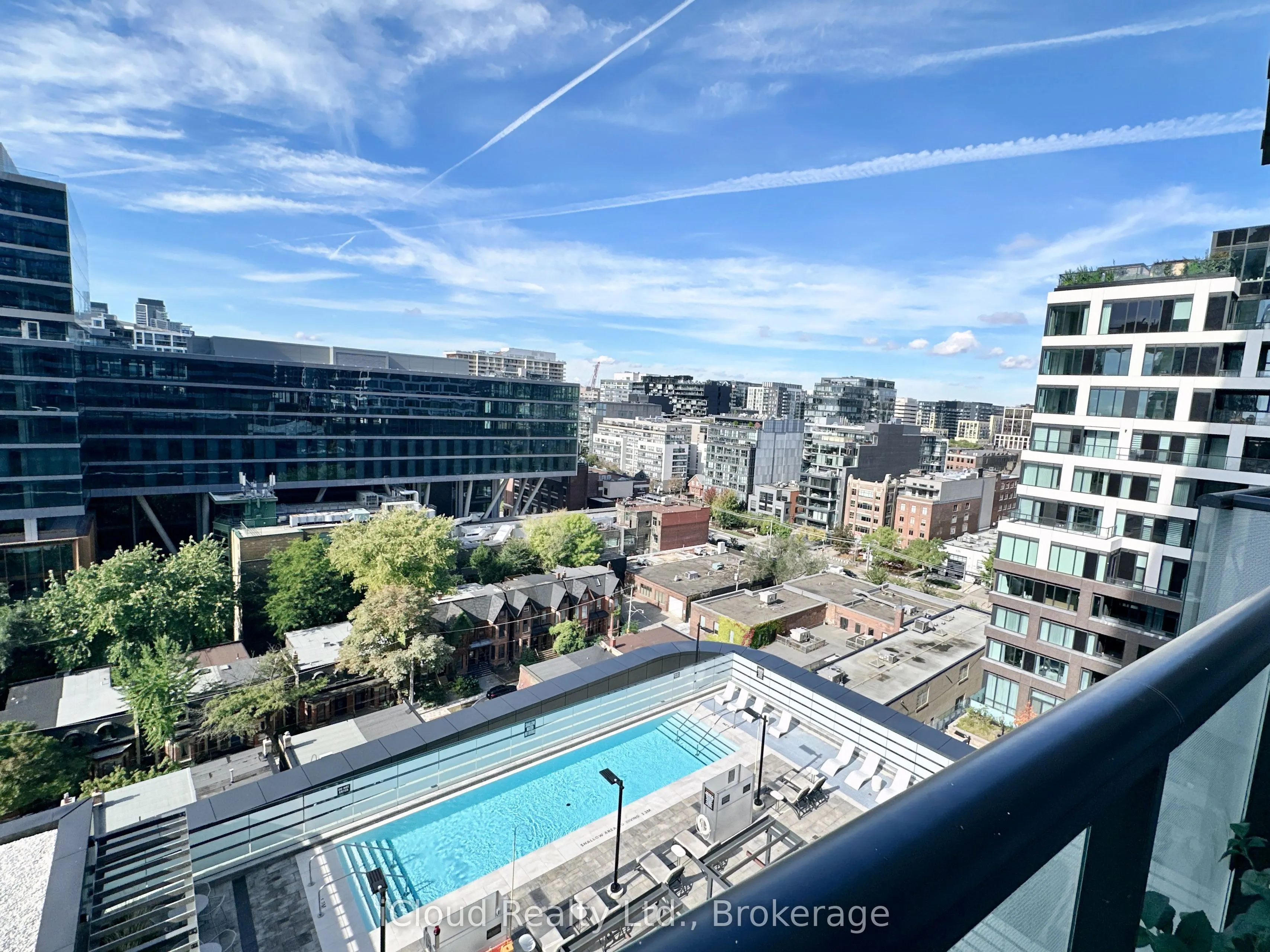 480 Front Street W, #901