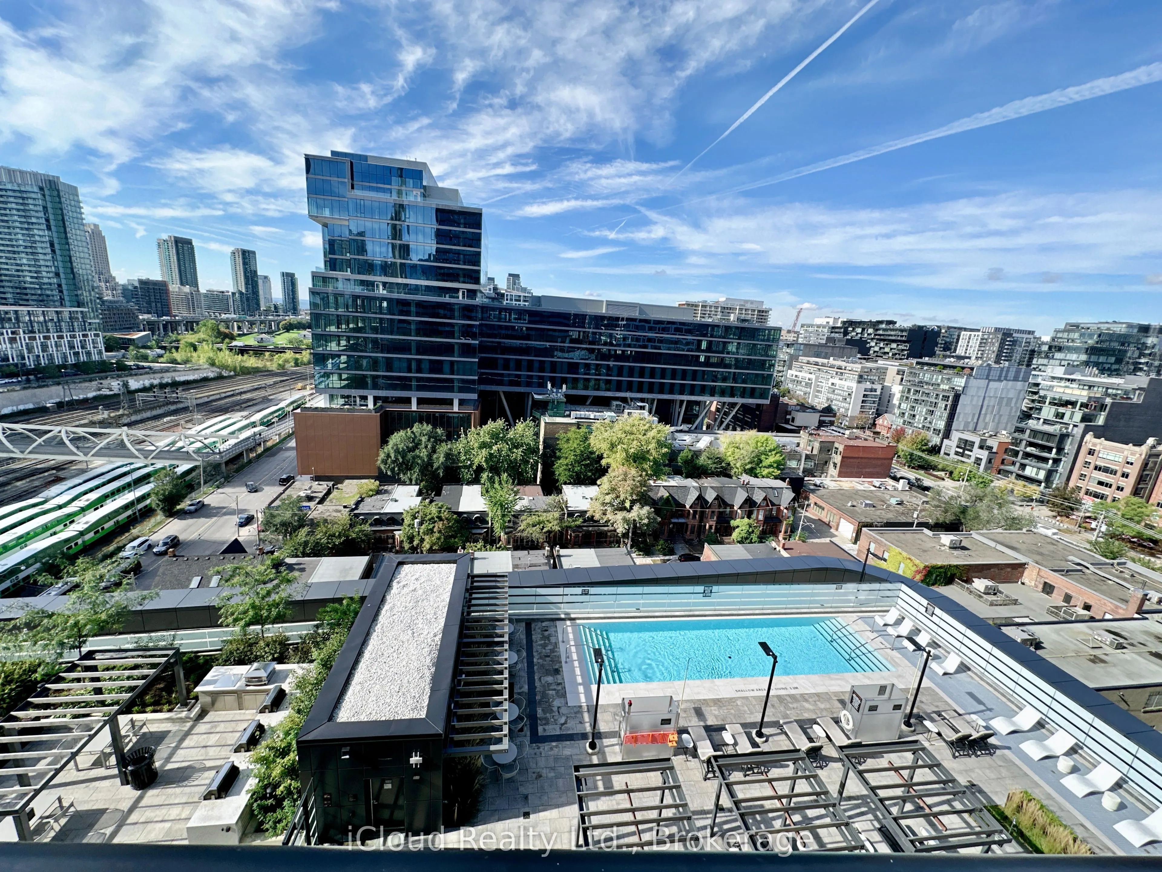 480 Front Street W, #901