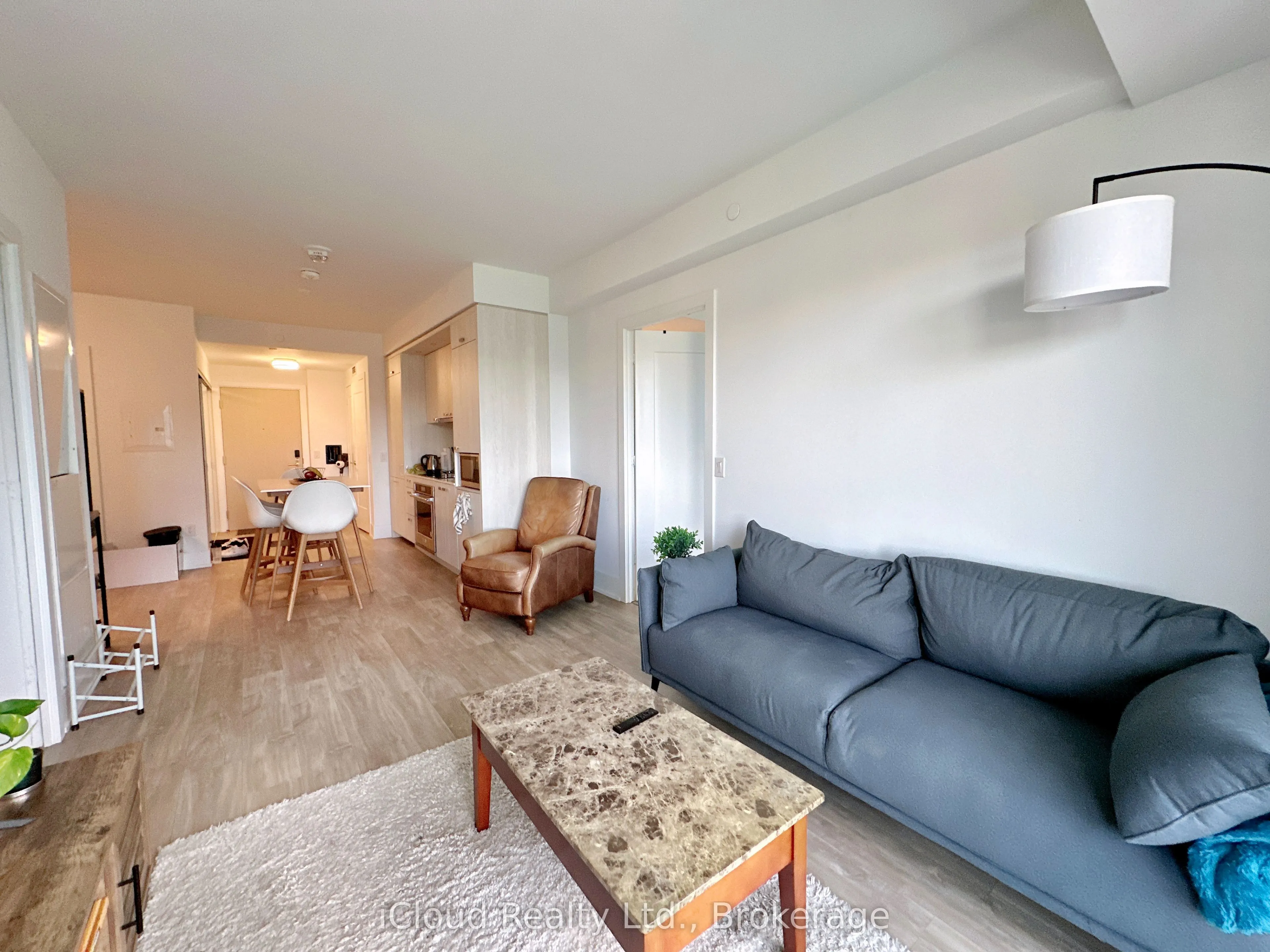 480 Front Street W, #901