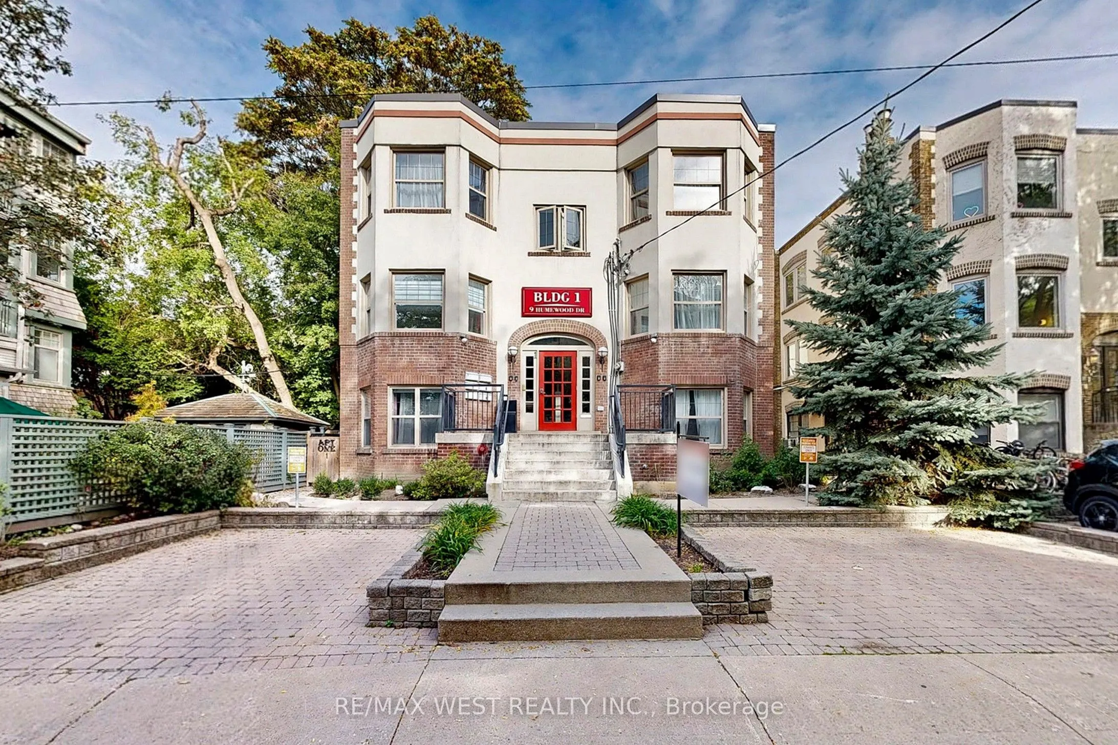 9 Humewood Court, #Building 1 Unit 5