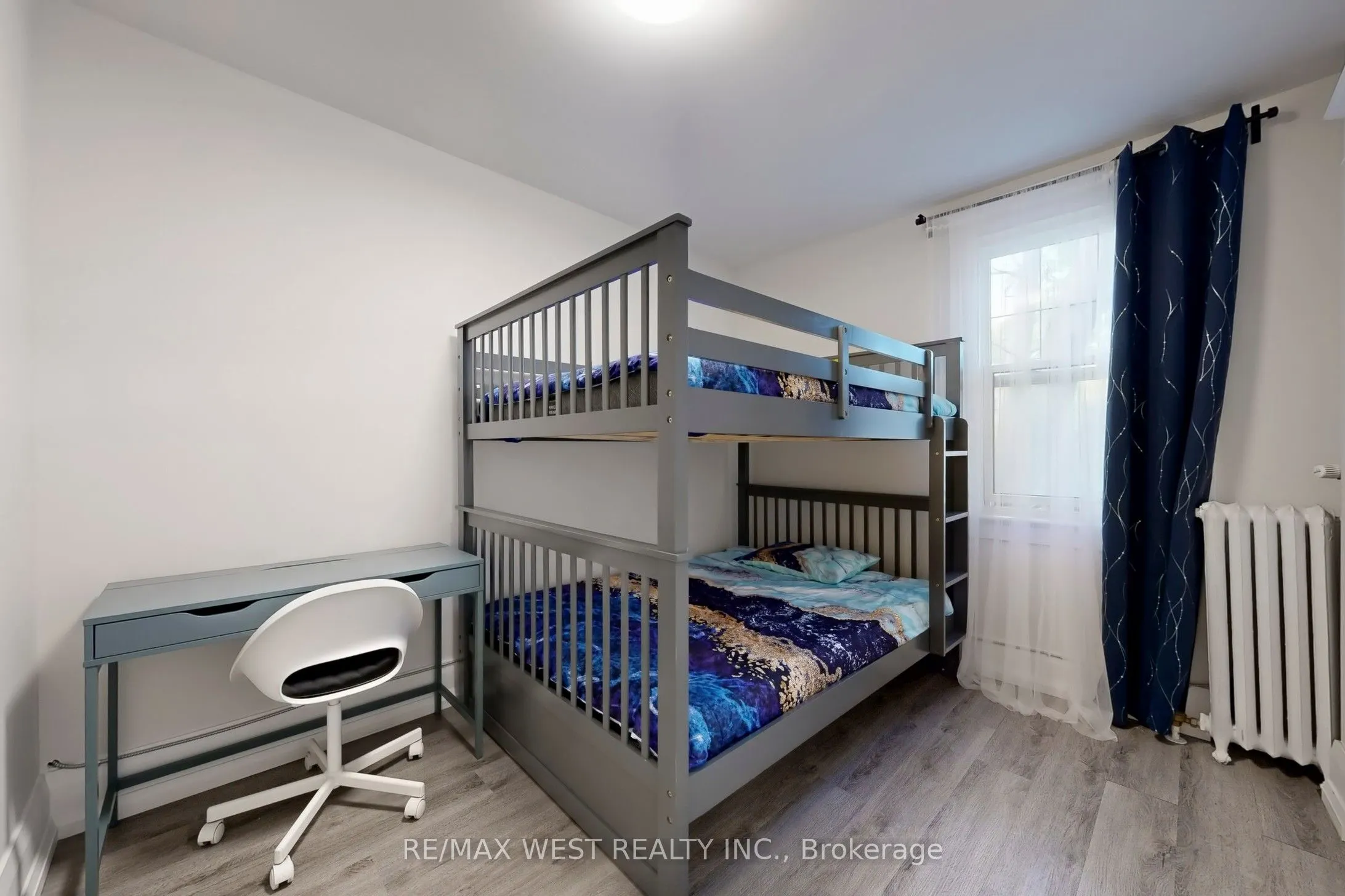 9 Humewood Court, #Building 1 Unit 5