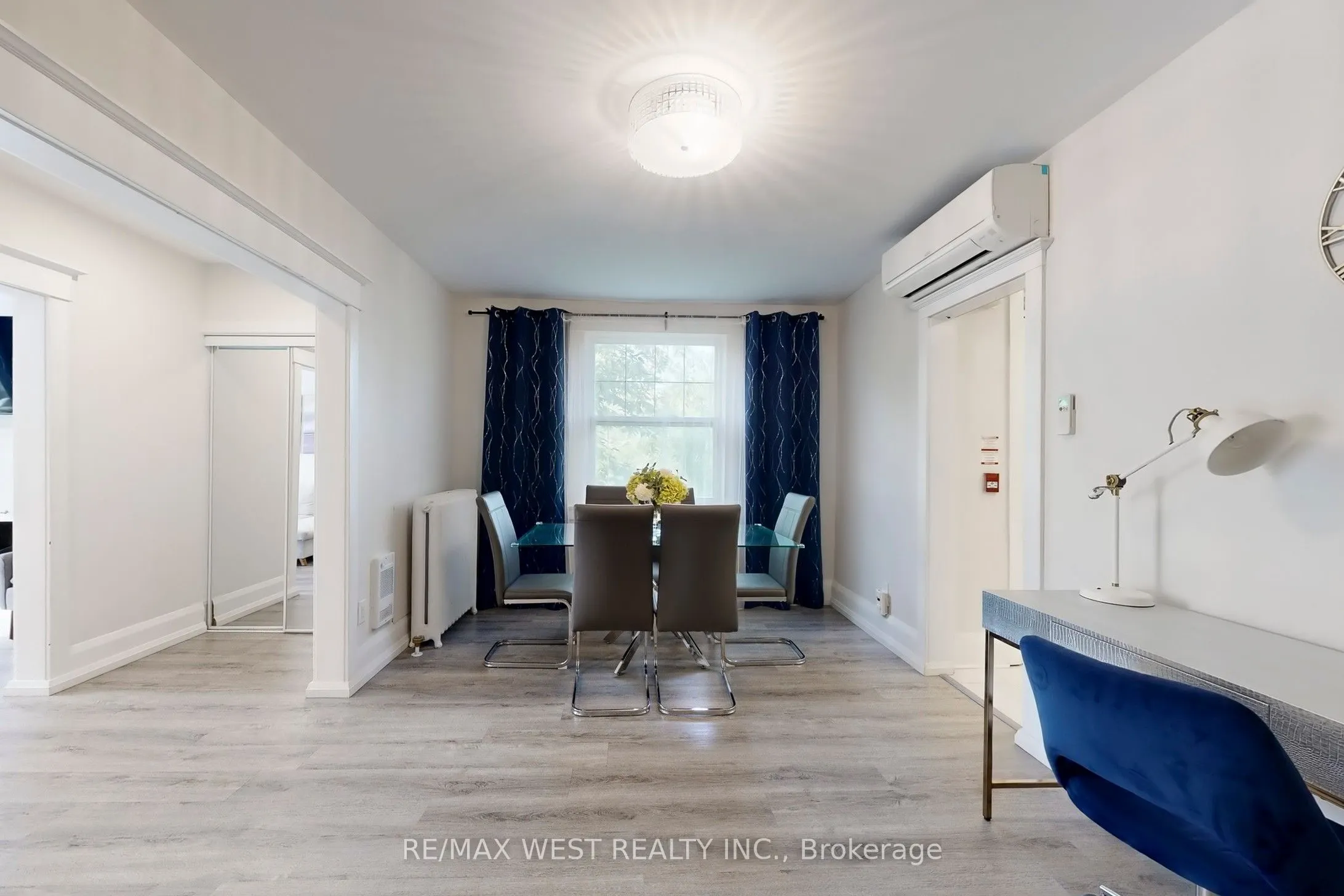 9 Humewood Court, #Building 1 Unit 5