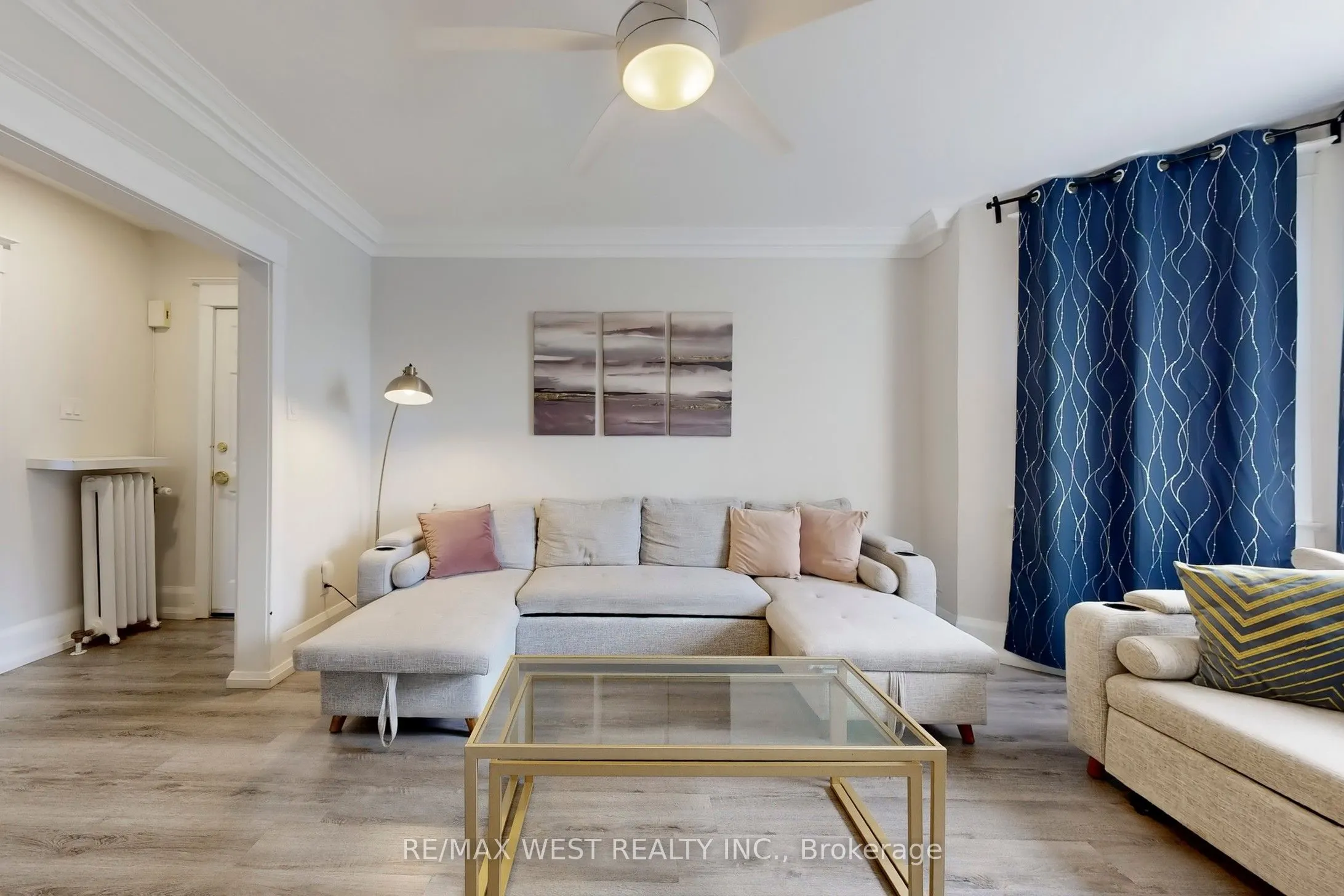 9 Humewood Court, #Building 1 Unit 5