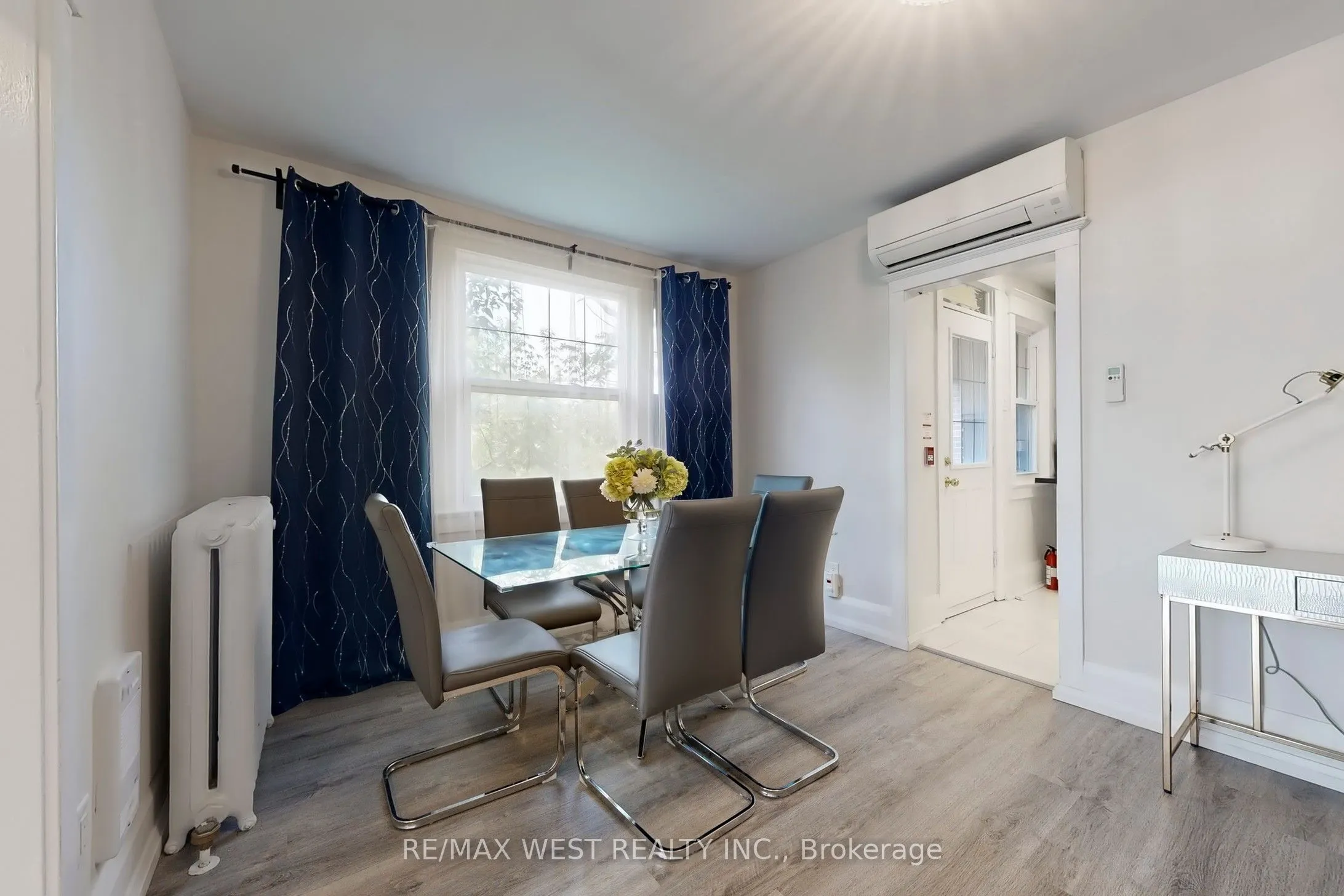 9 Humewood Court, #Building 1 Unit 5