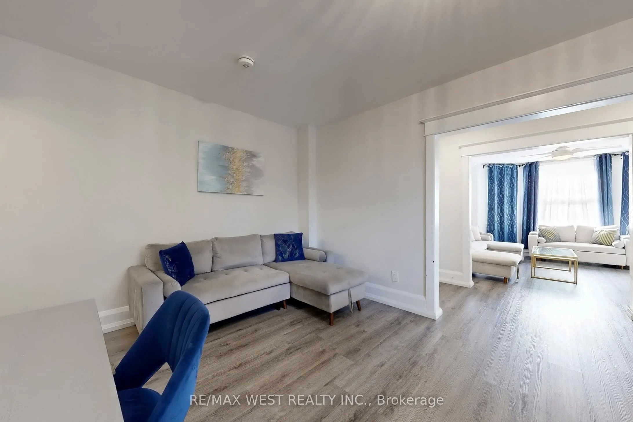 9 Humewood Court, #Building 1 Unit 5