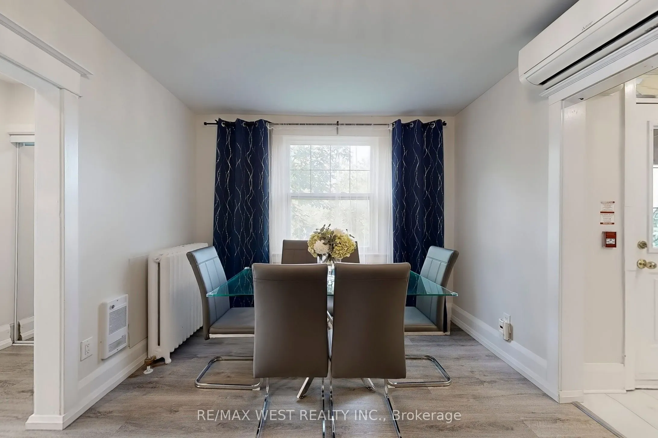 9 Humewood Court, #Building 1 Unit 5