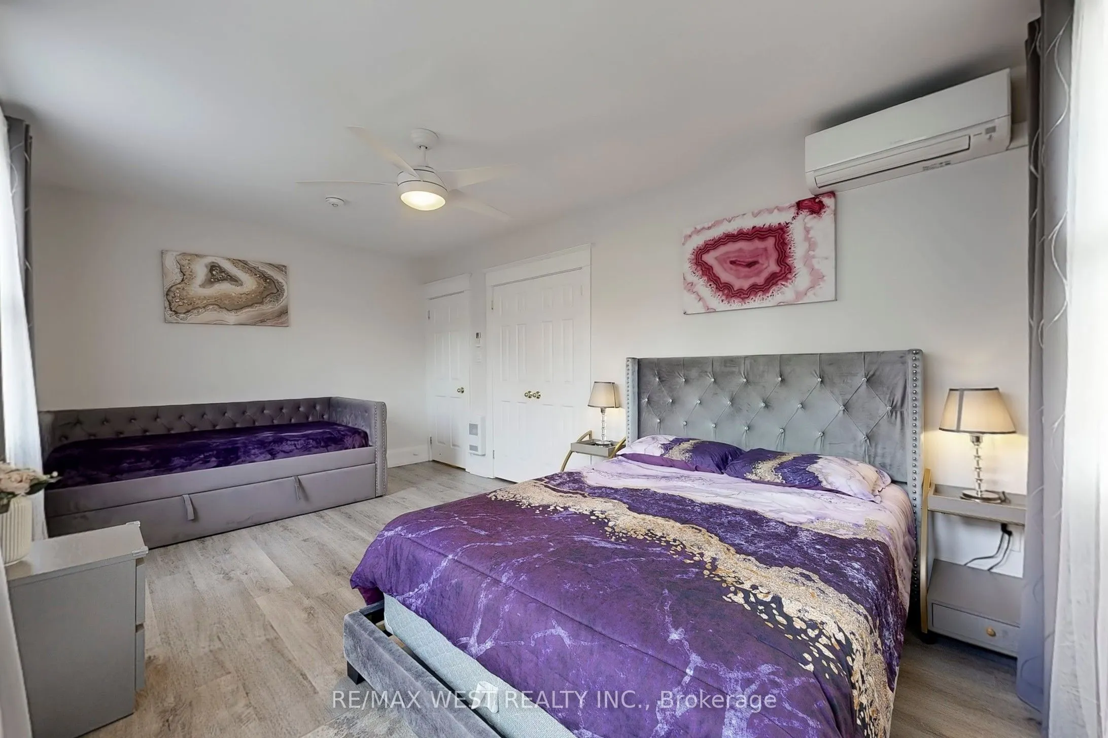9 Humewood Court, #Building 1 Unit 5