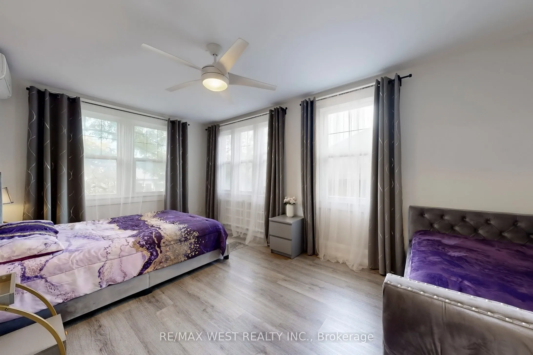 9 Humewood Court, #Building 1 Unit 5