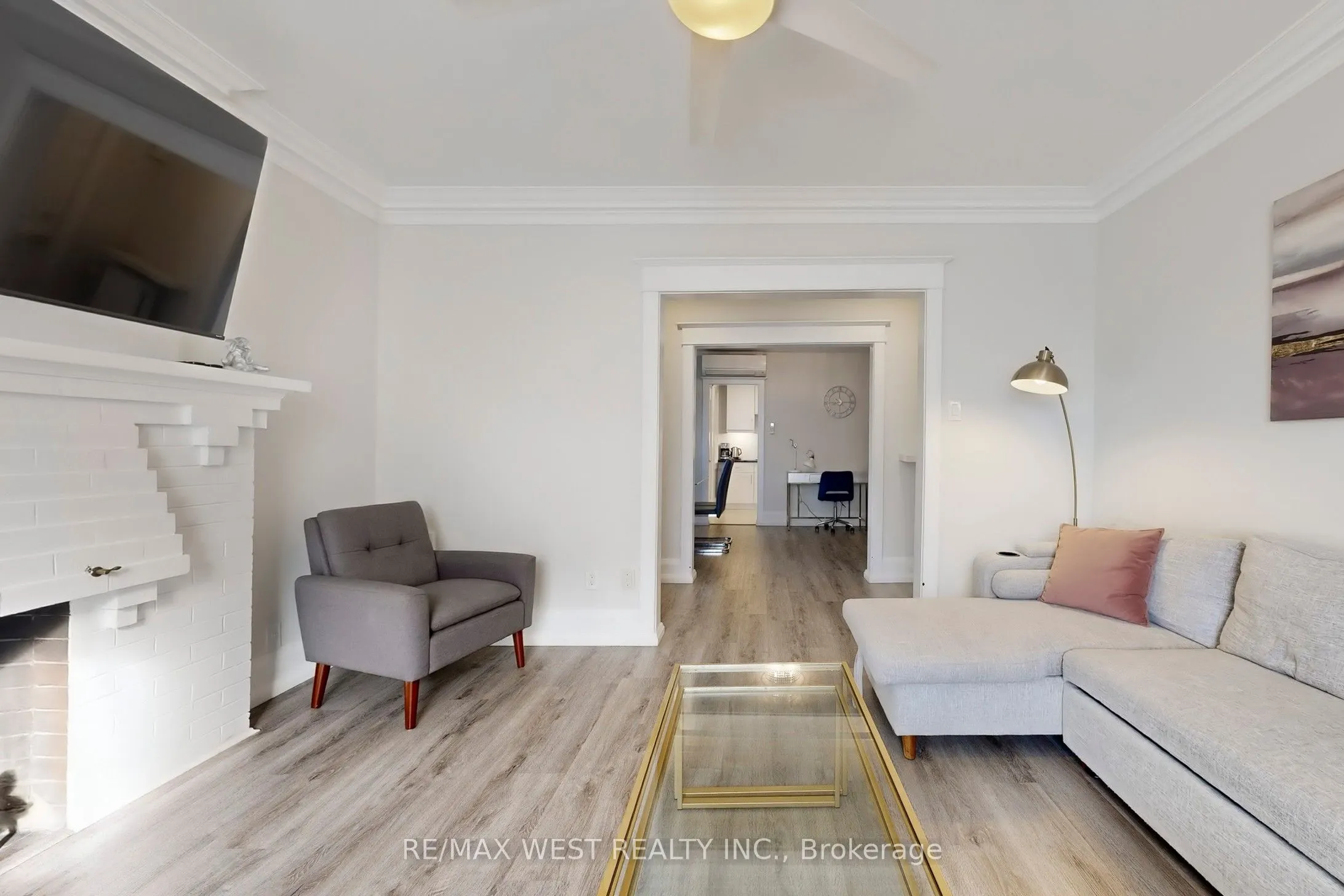 9 Humewood Court, #Building 1 Unit 5