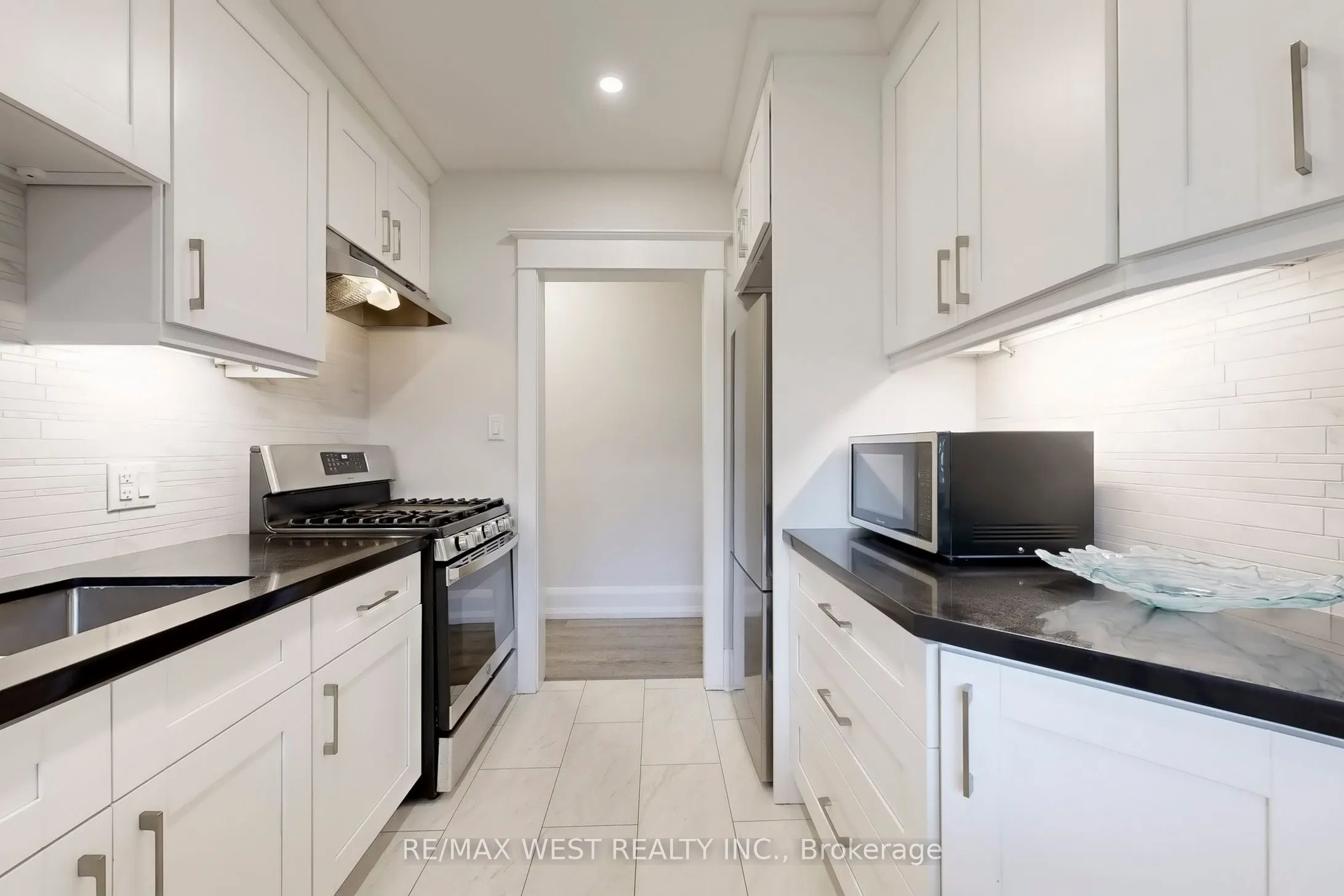 9 Humewood Court, #Building 1 Unit 5