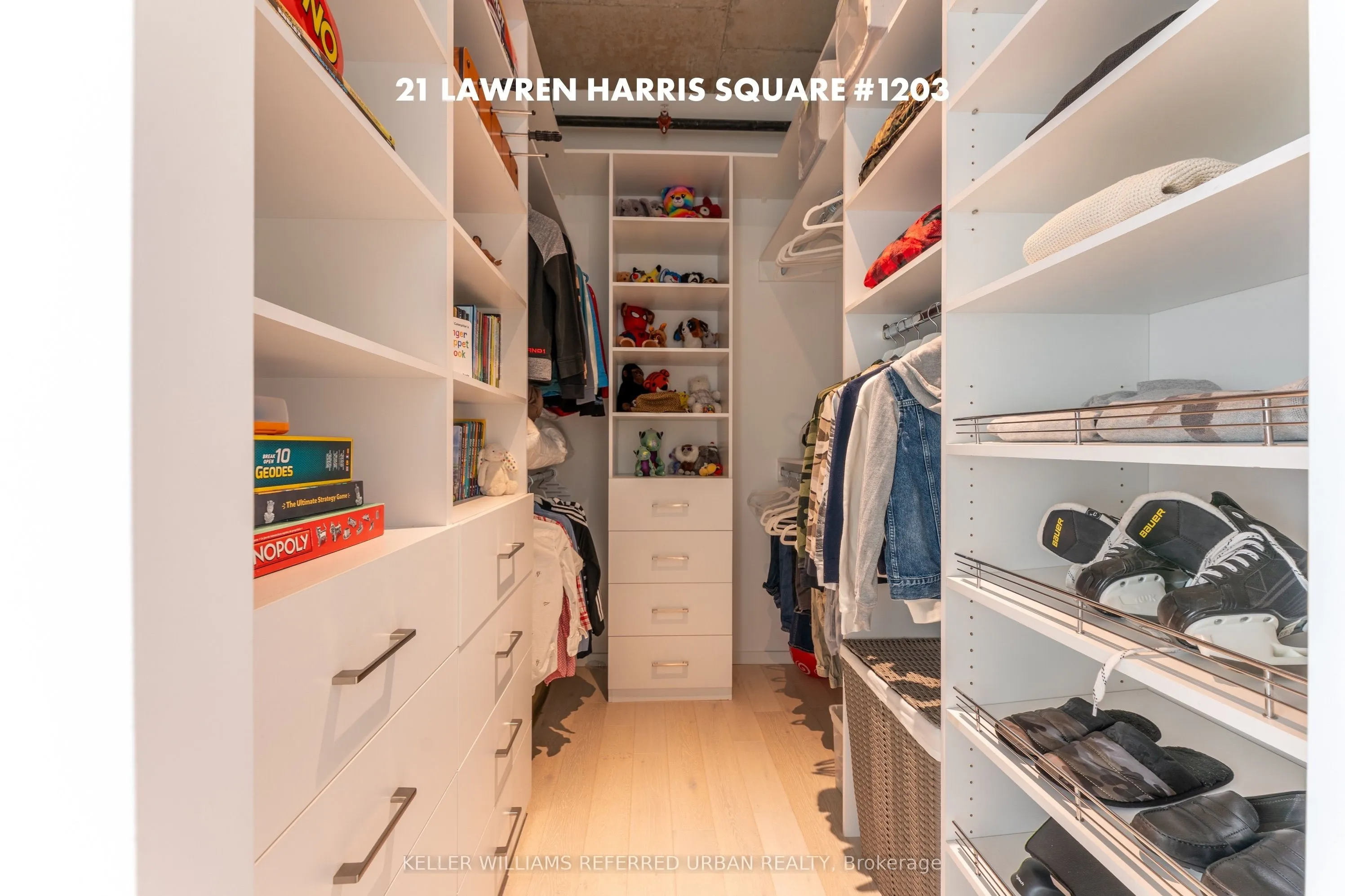 21 Lawren Harris Square, #1203