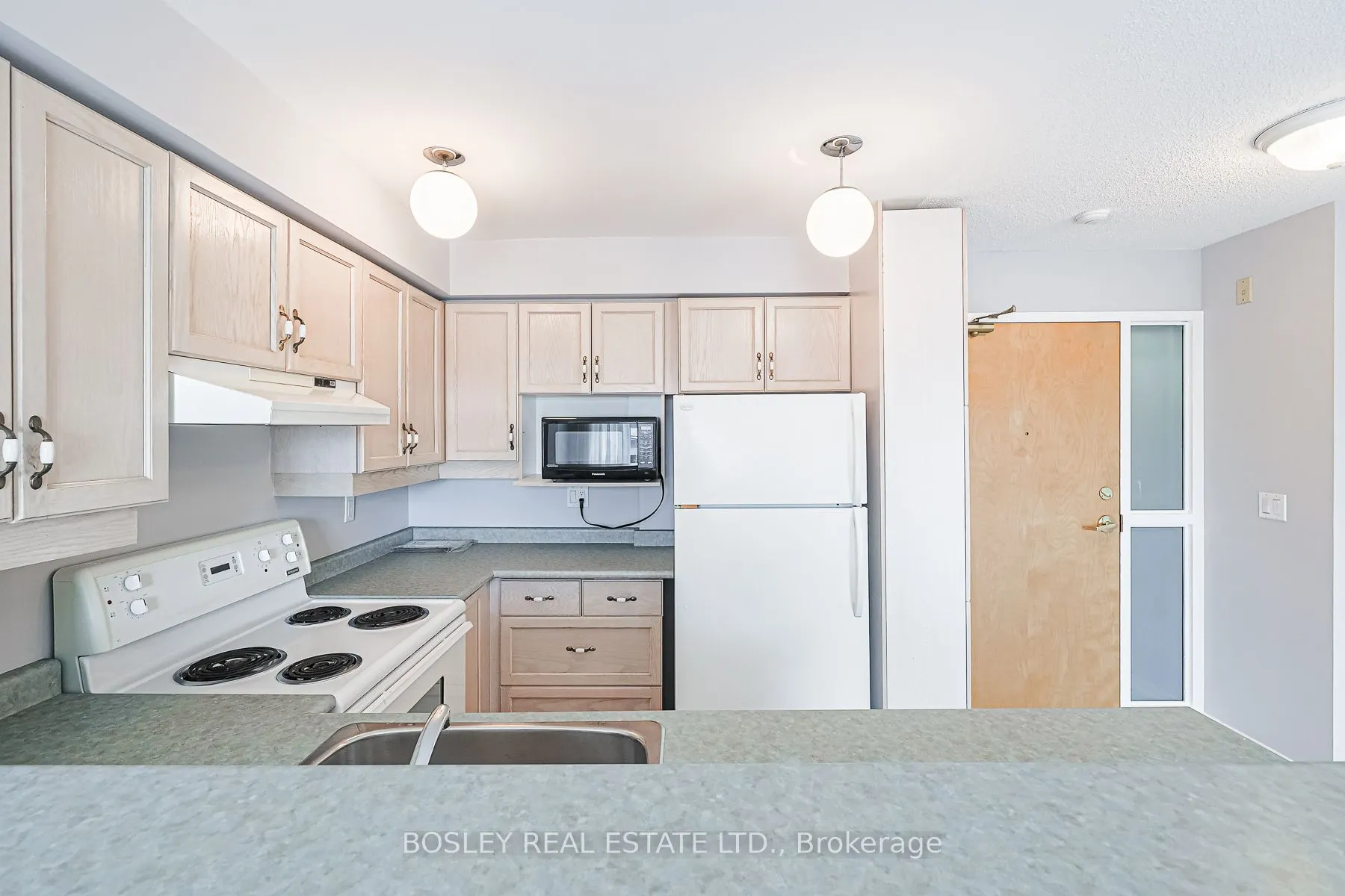 1387 Bayview Avenue, #306
