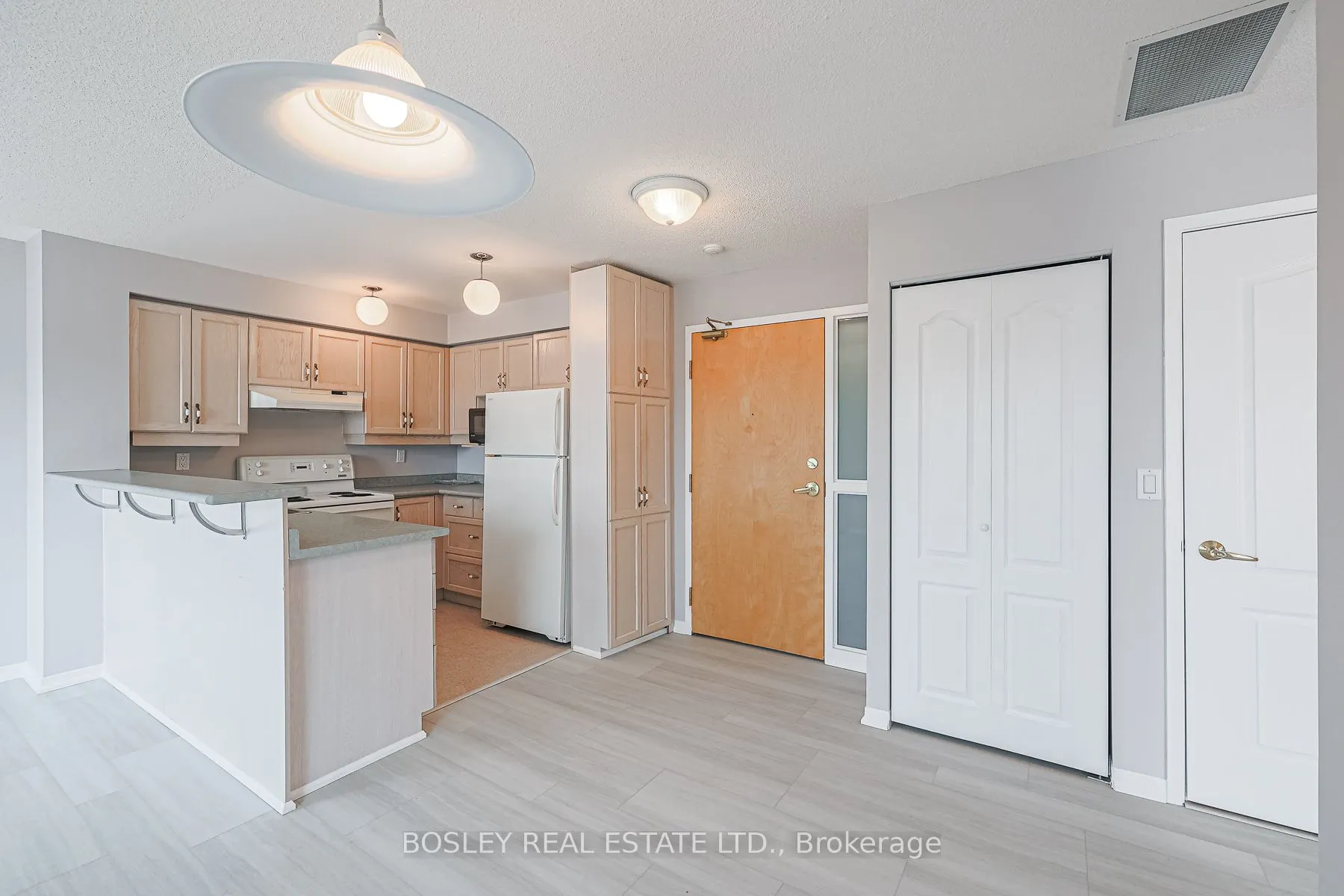 1387 Bayview Avenue, #306