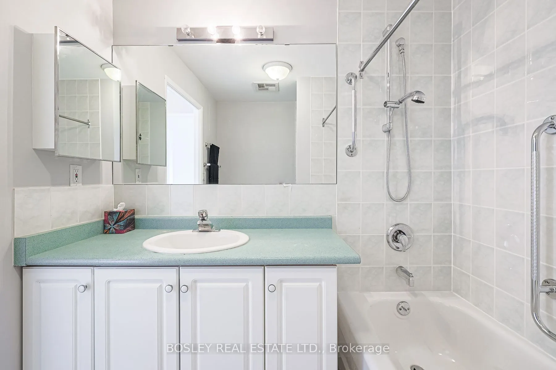 1387 Bayview Avenue, #306
