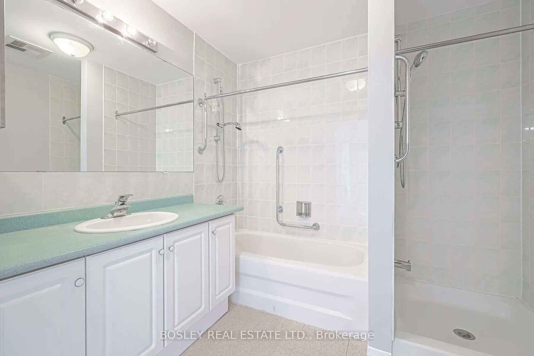 1387 Bayview Avenue, #306