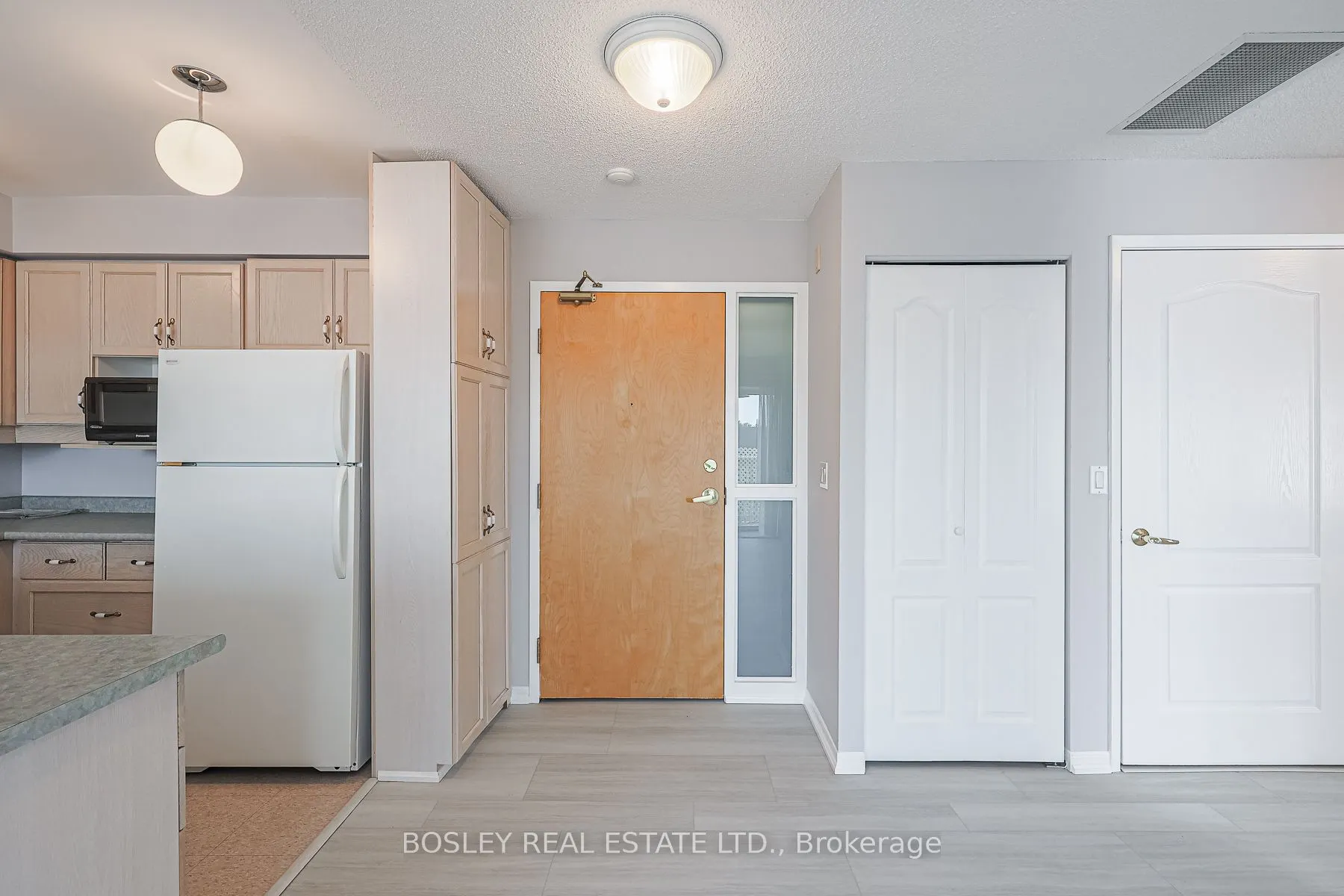 1387 Bayview Avenue, #306
